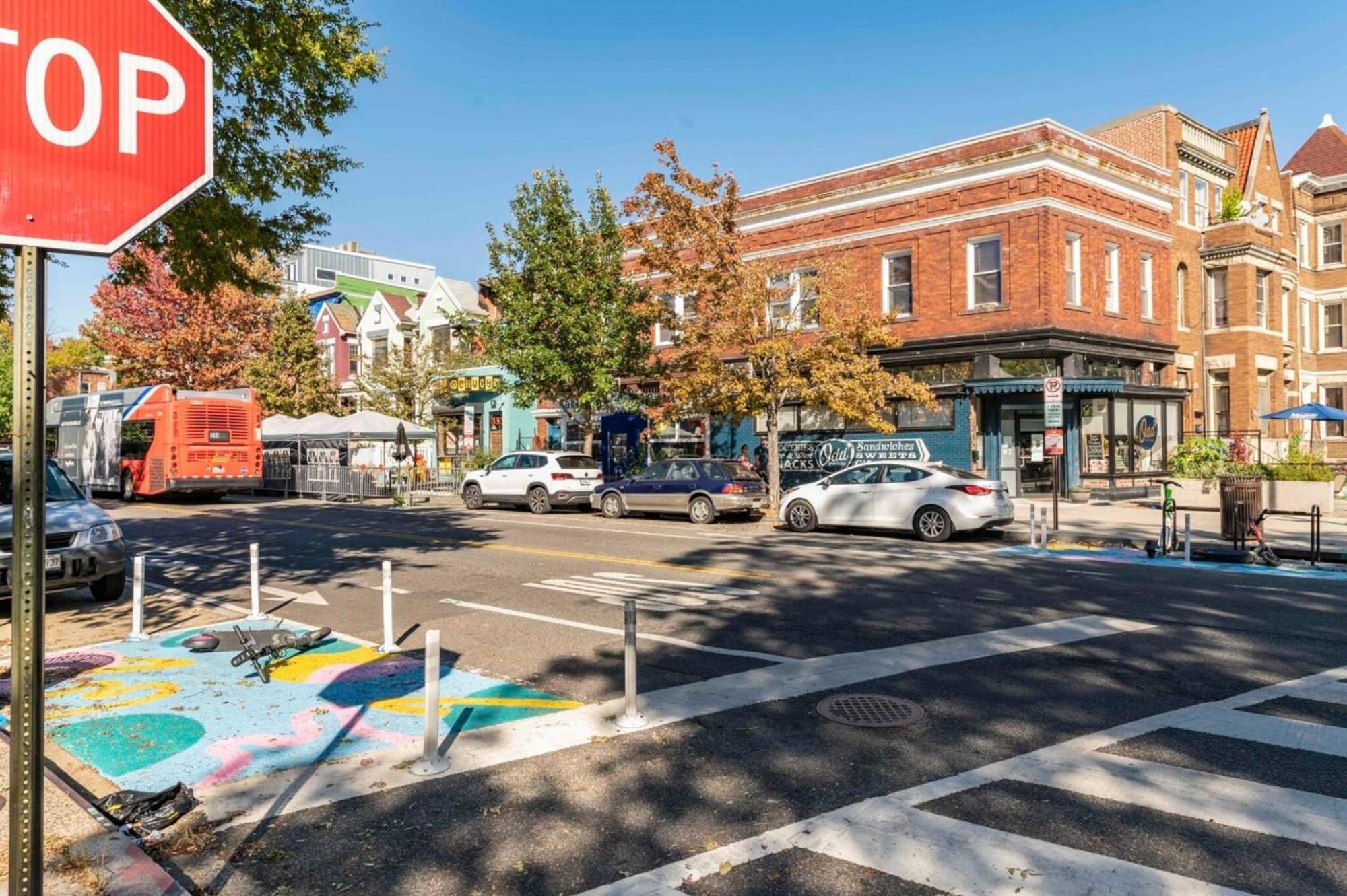 Apartment Charming 2bd1ba In Hip Area - Near Metro Washington