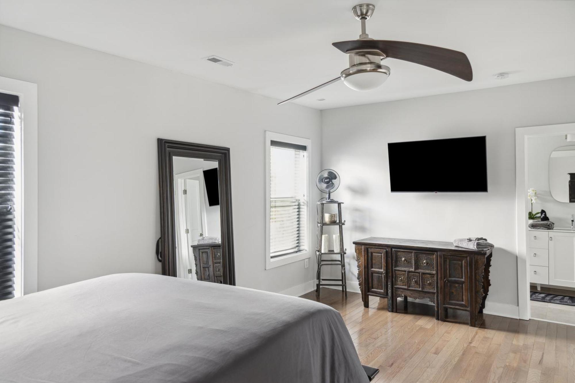 Luxury 4br 7 Mins To Us Capital, Rooftop Deck, In Free Parking *