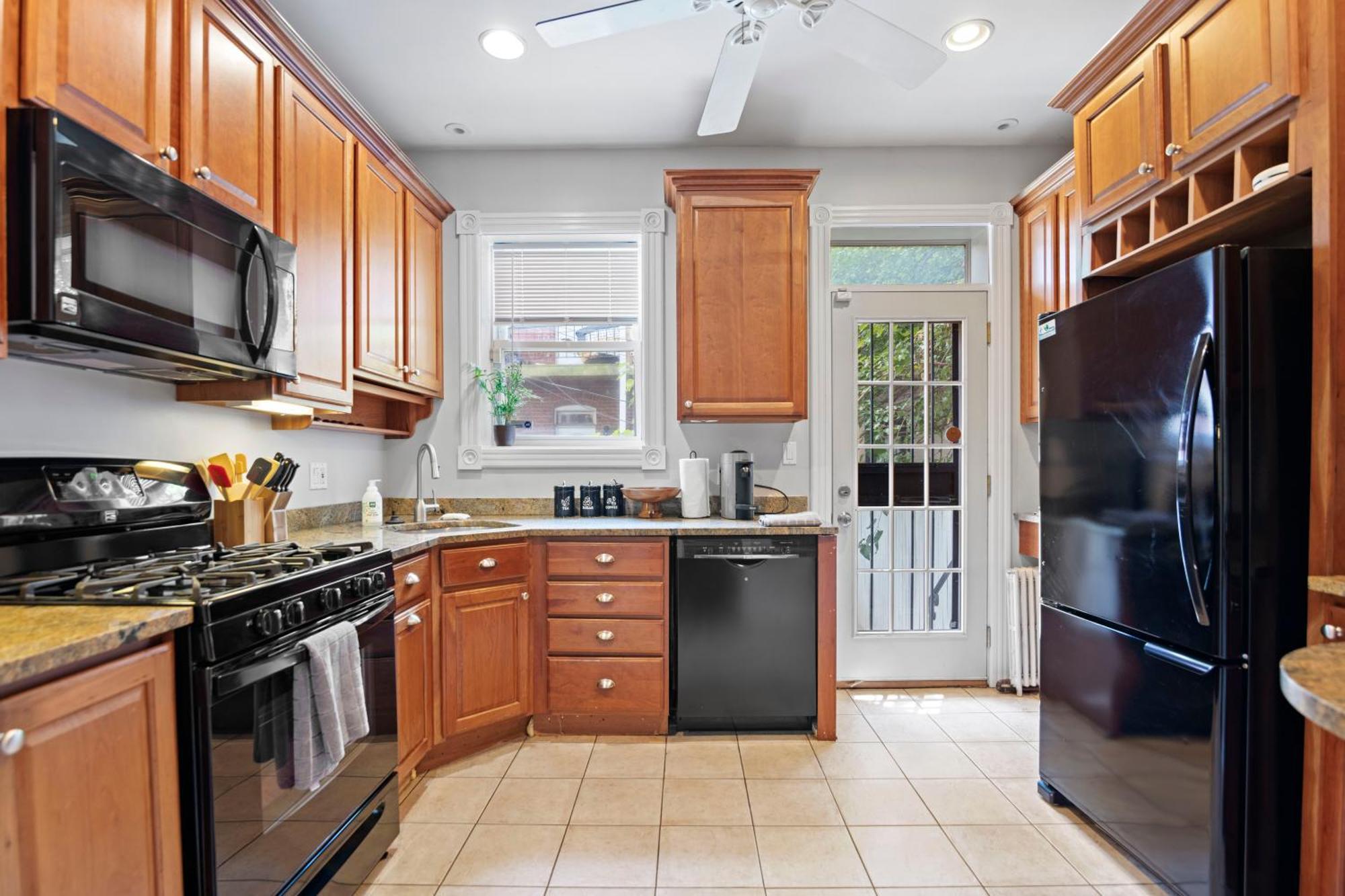 Columbia Heights Townhouse Bed & Breakfast