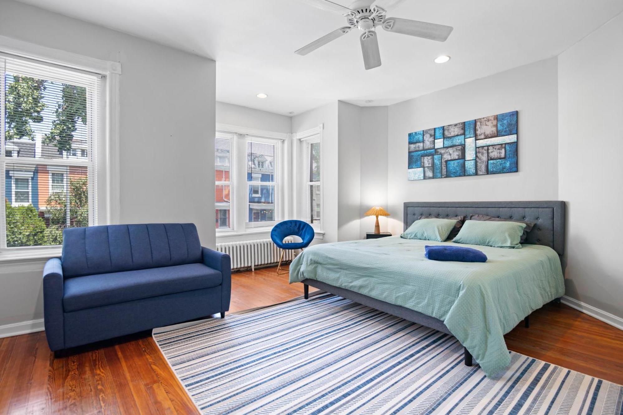 Columbia Heights Townhouse *