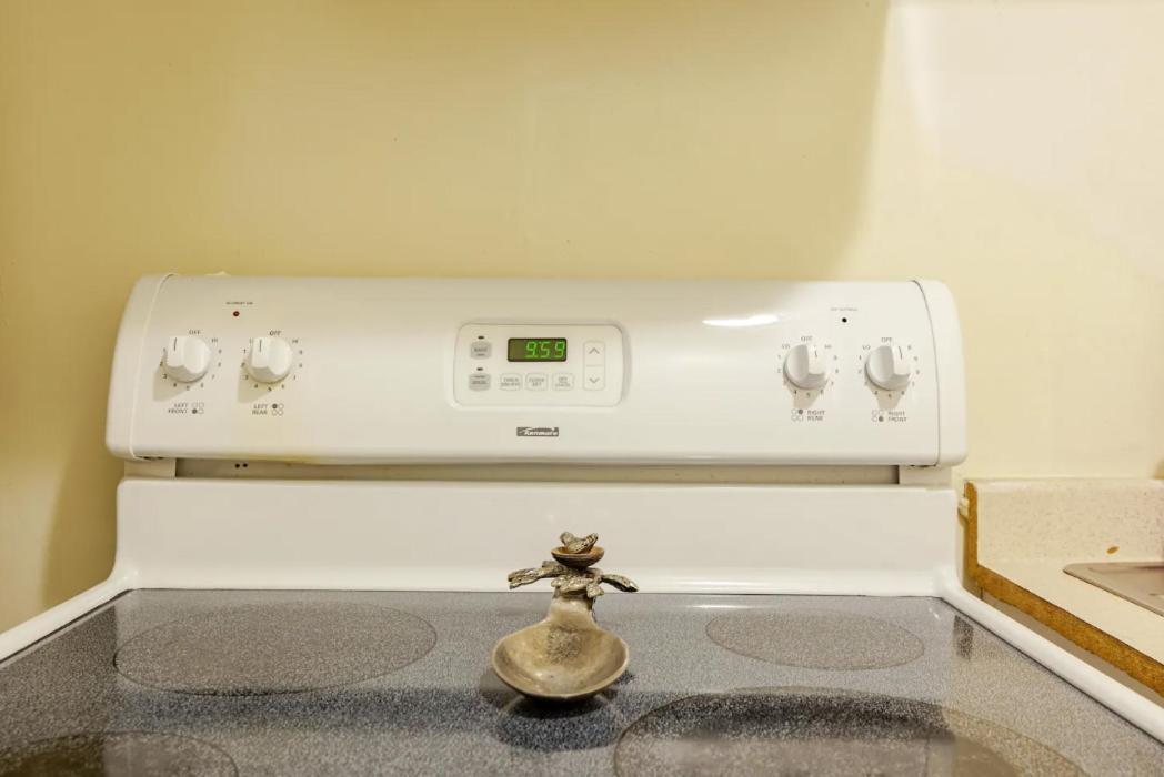 1br Queen W Secure Parking And Fiberoptics Apartment