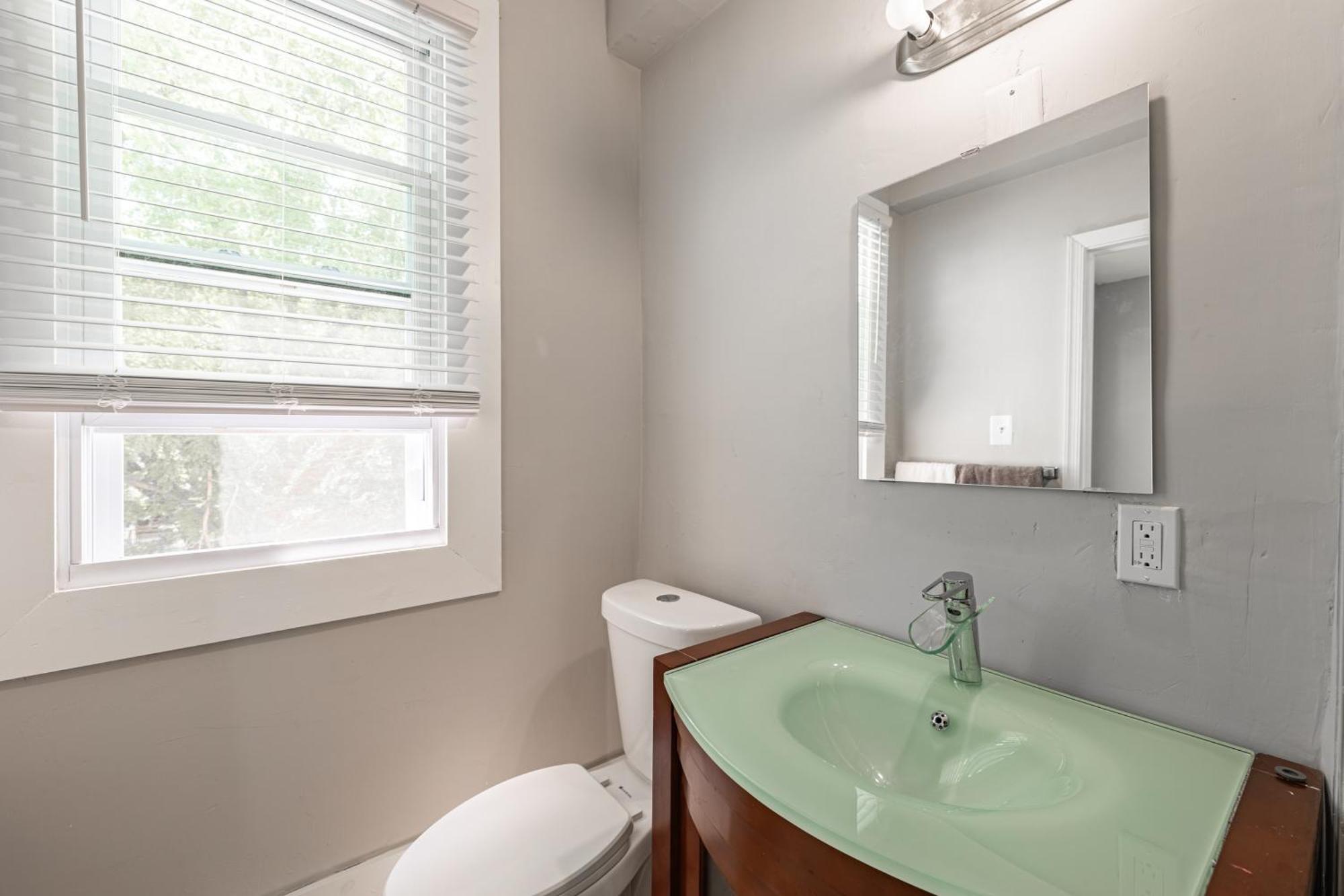 Apartment Updated Studio In Dupont Dc