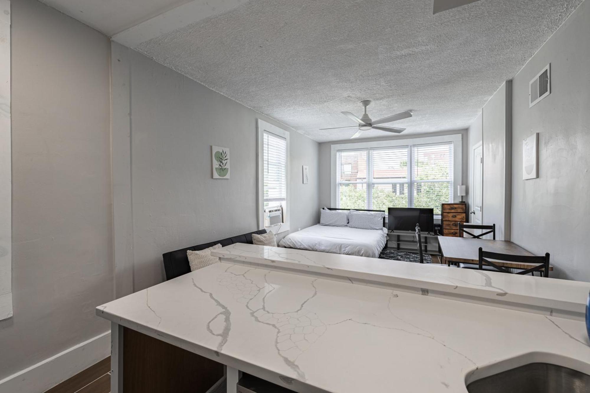 Updated Studio In Dupont Dc *