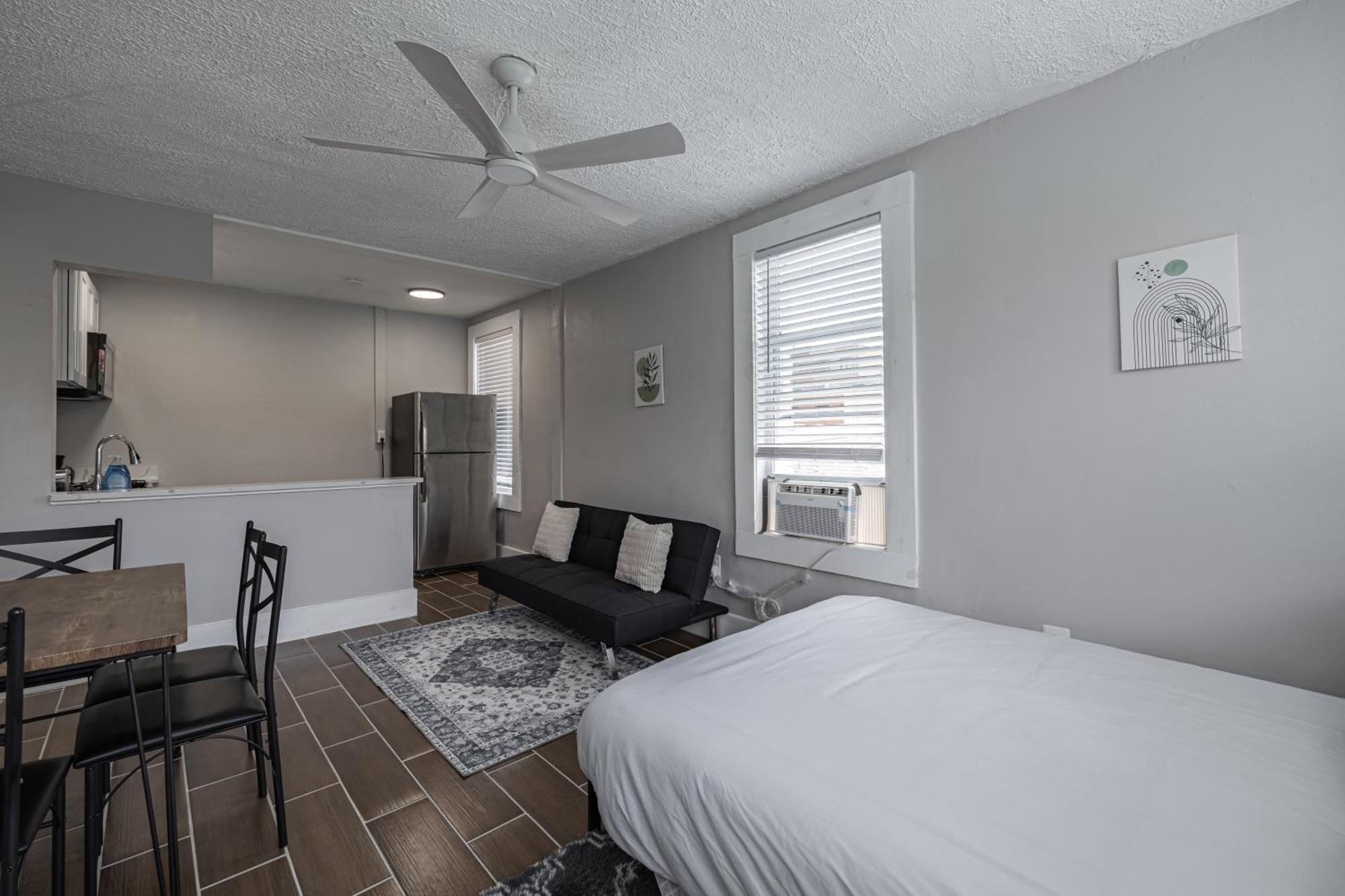Updated Studio In Dupont Dc *