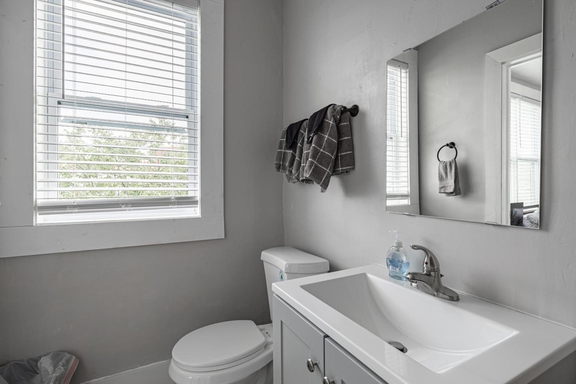 Updated Studio In Dupont Dc Washington