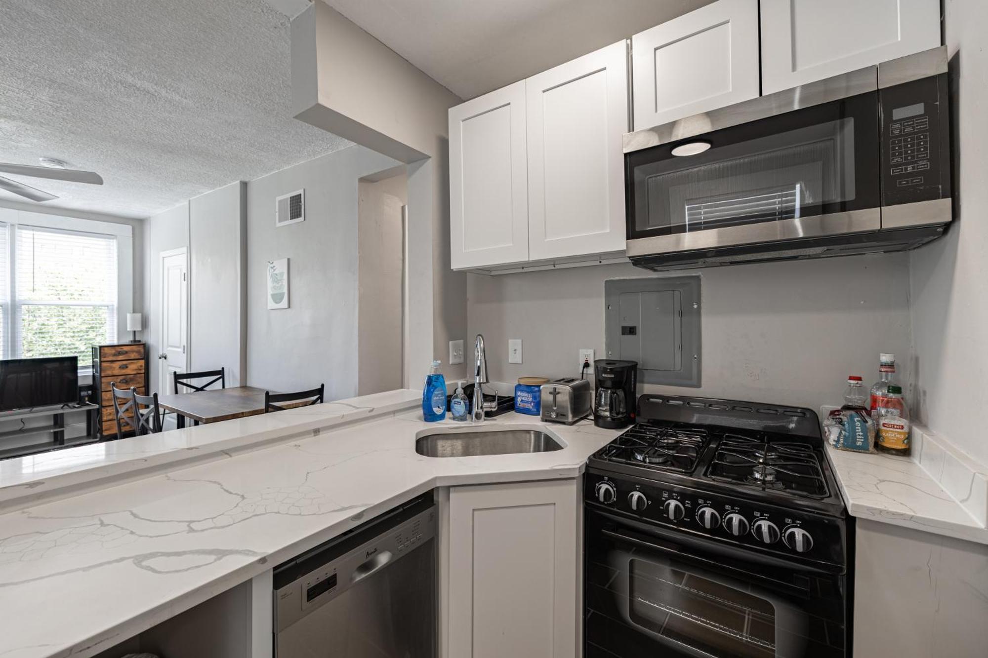 Apartment Updated Studio In Dupont Dc