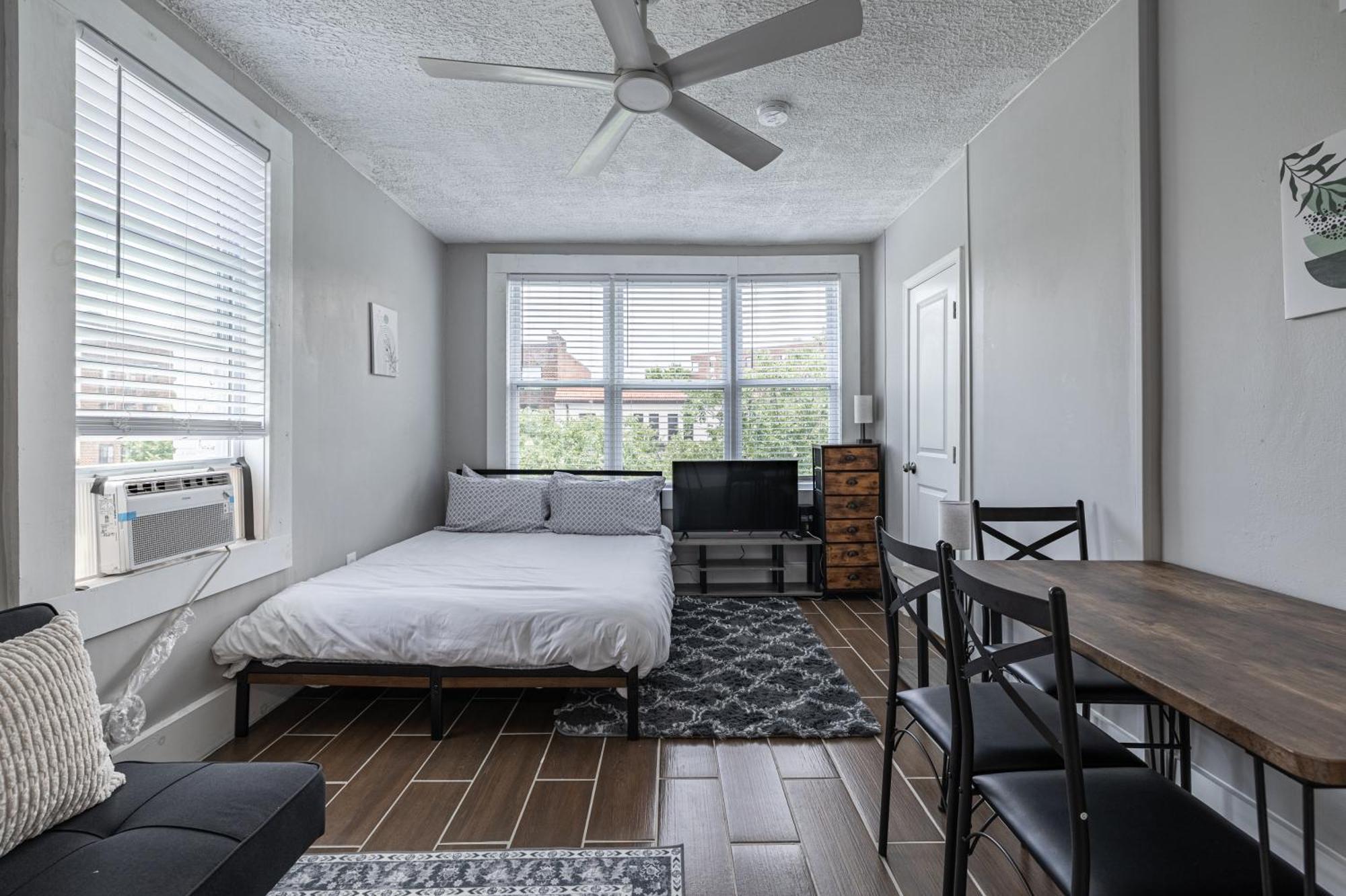Updated Studio In Dupont Dc *