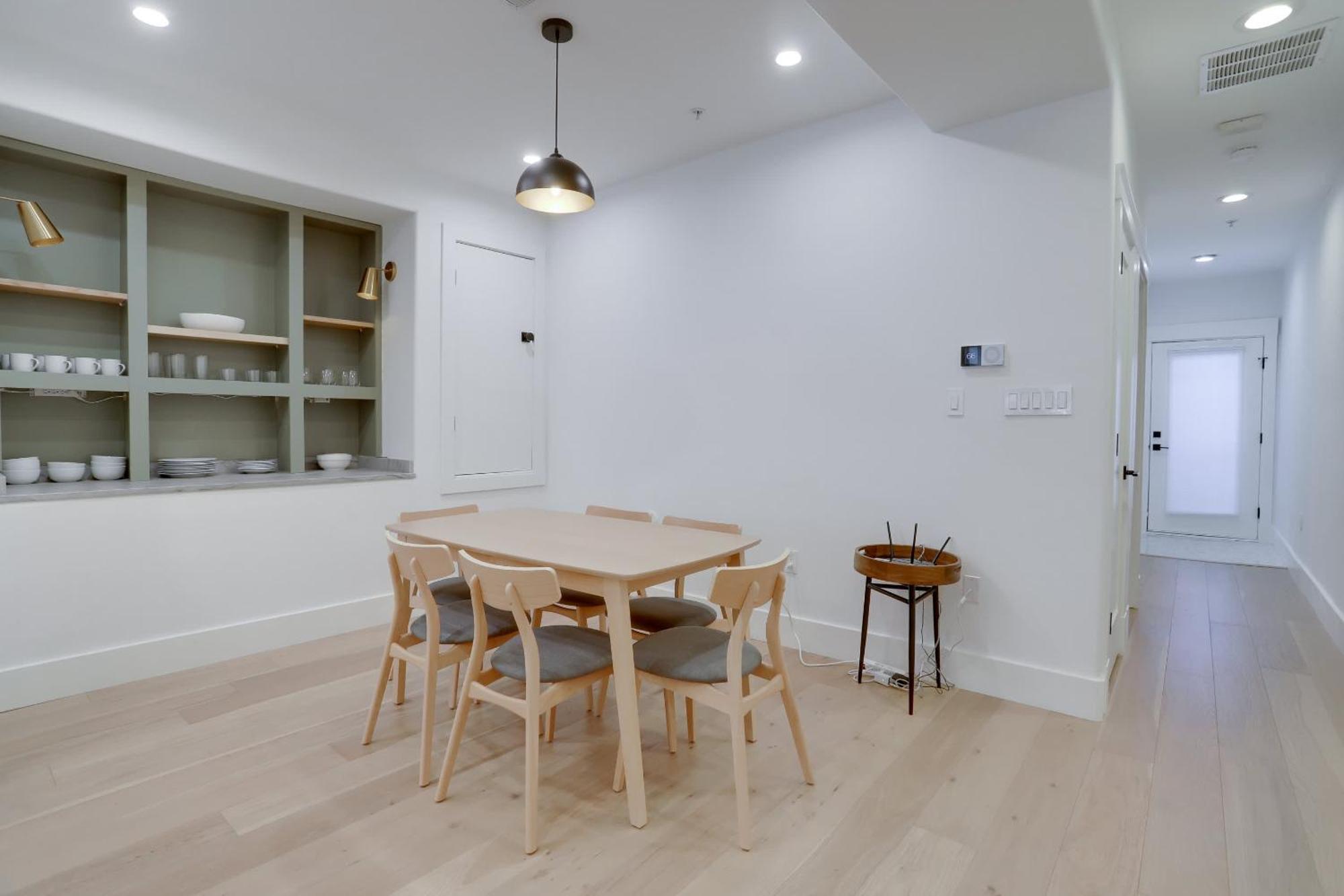 Sojourn's Stanton Park Sleeps 4 Apartment *