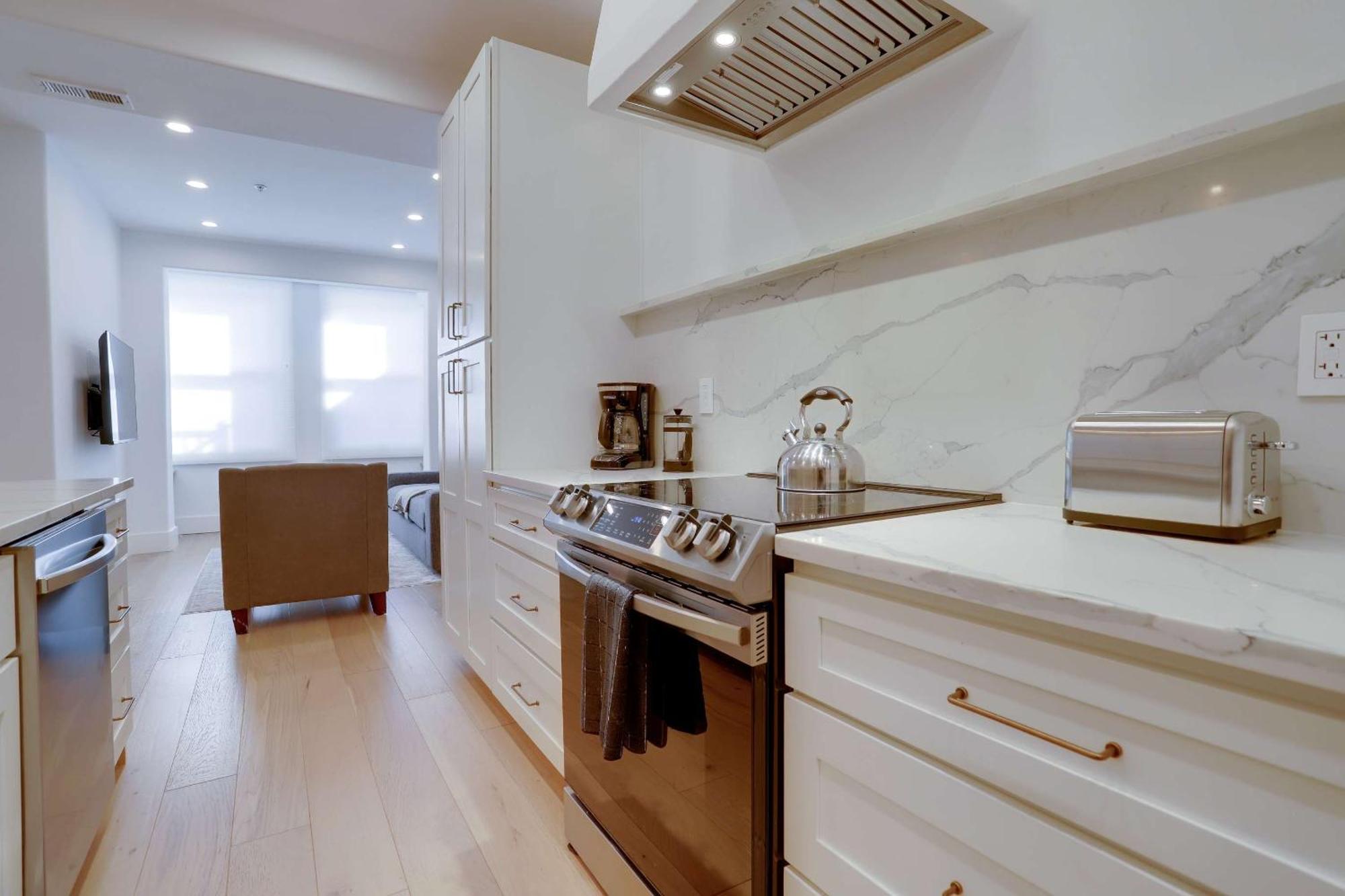 Apartment Sojourn's Stanton Park Sleeps 4 *