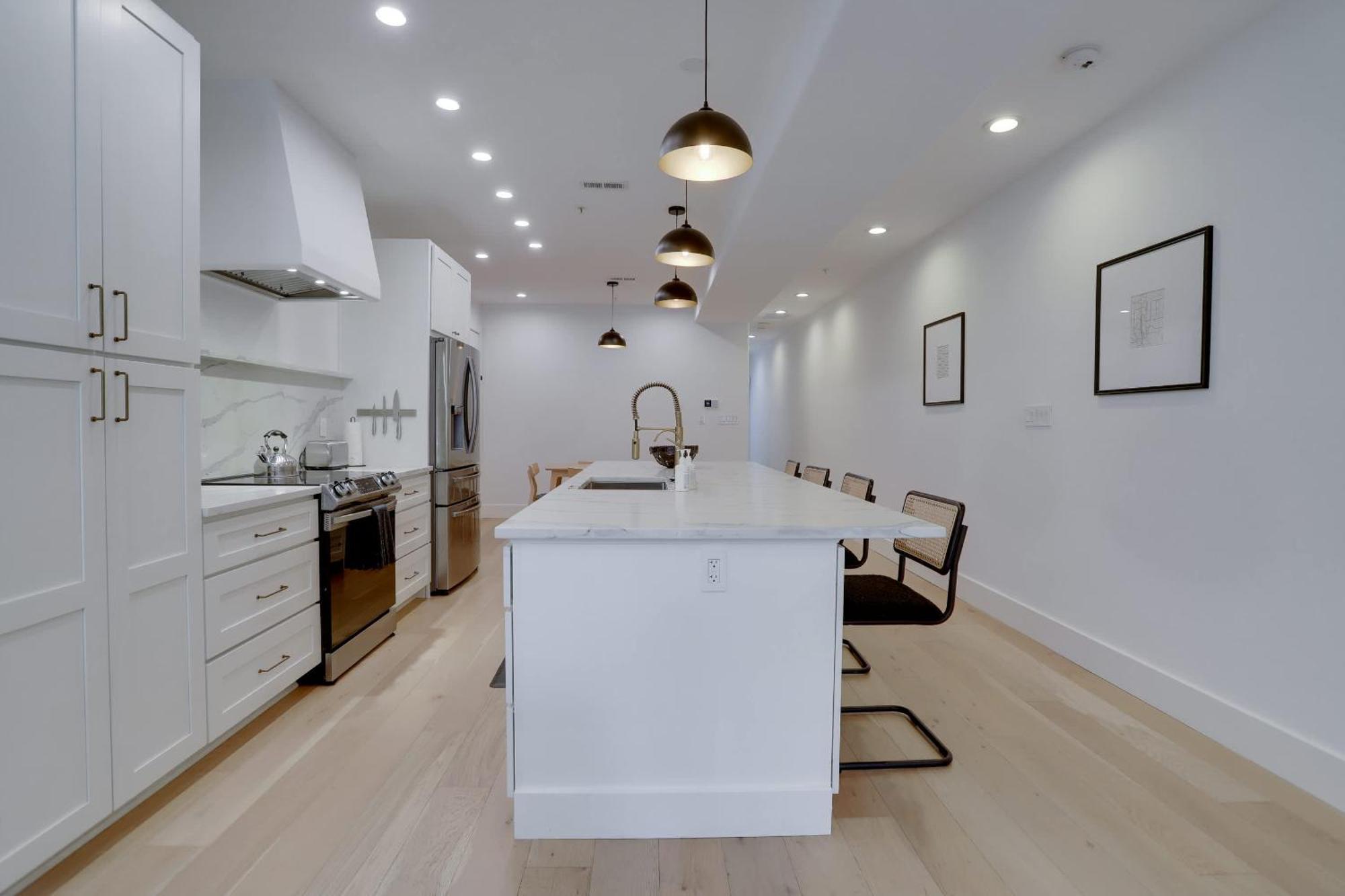 Apartment Sojourn's Stanton Park Sleeps 4