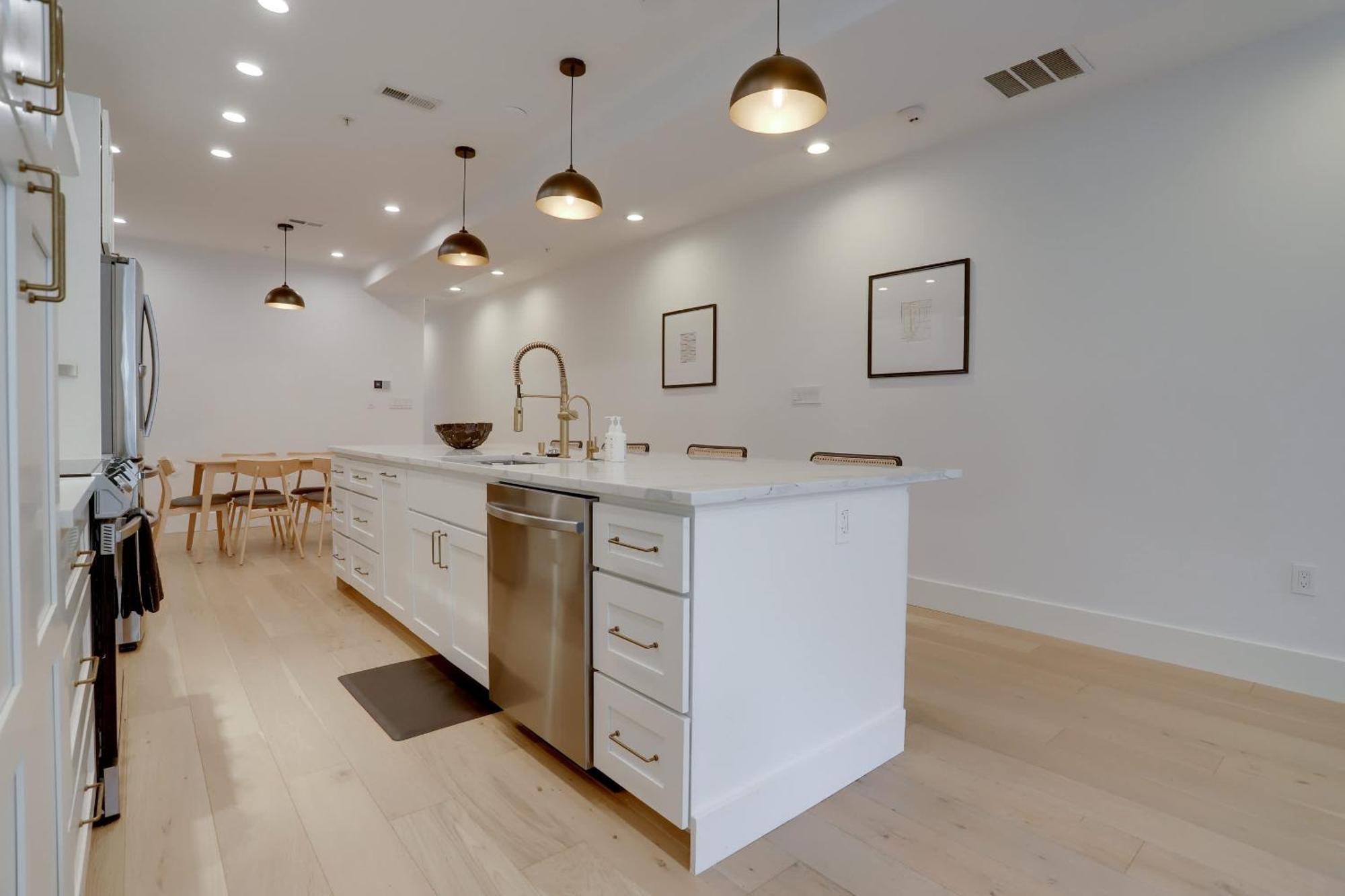 Apartment Sojourn's Stanton Park Sleeps 4 Washington