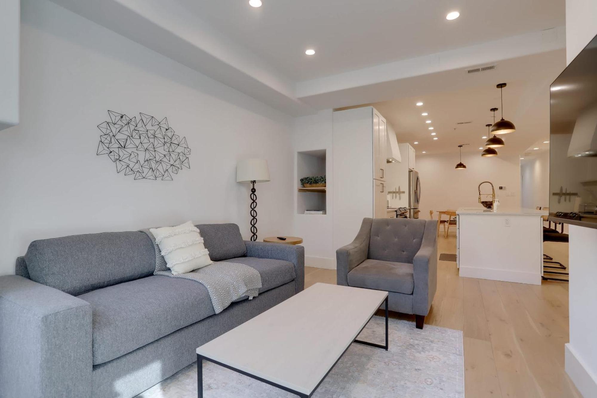 Sojourn's Stanton Park Sleeps 4 Apartment *