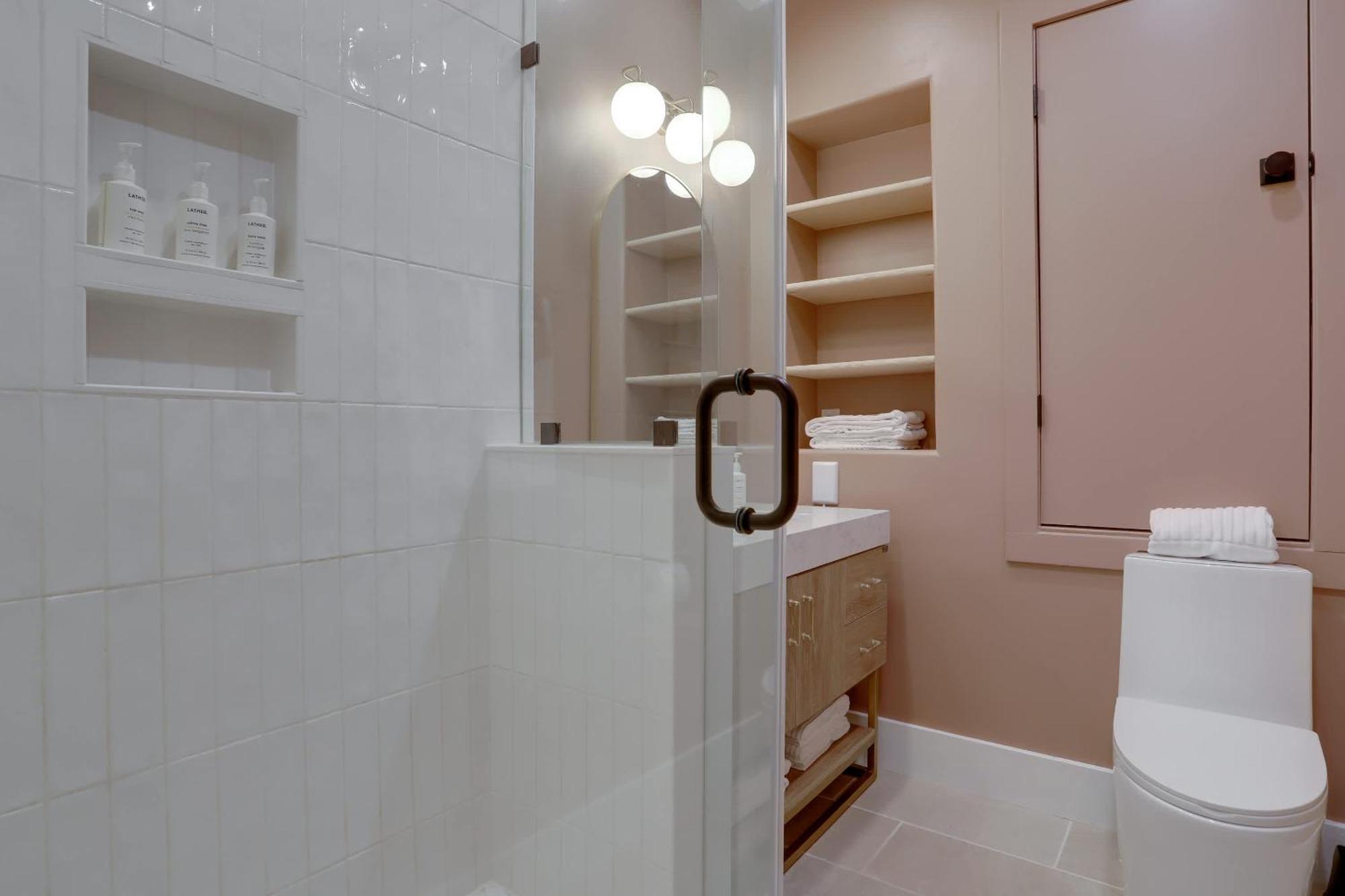 Sojourn's Stanton Park Sleeps 4 * Washington