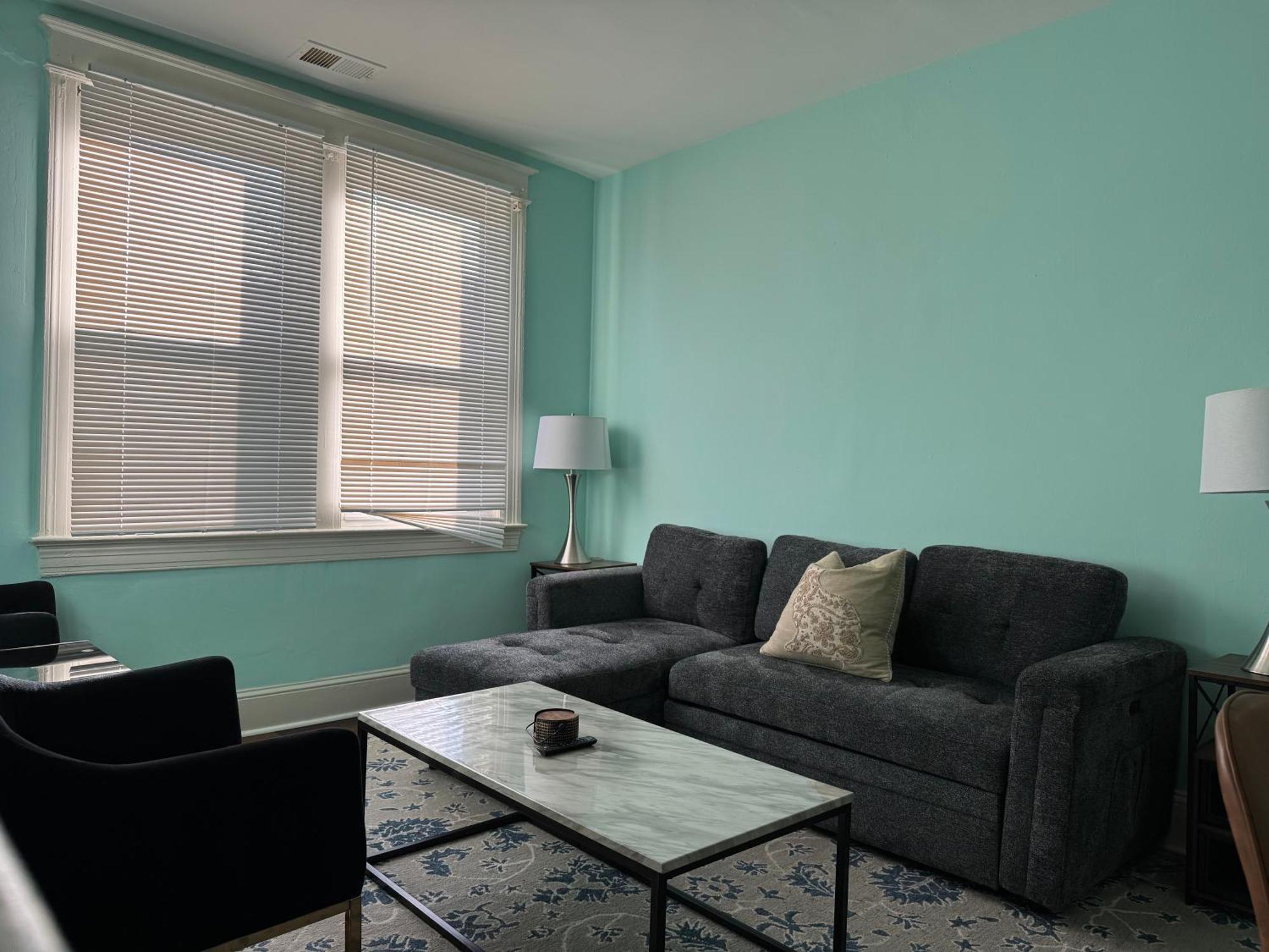 Beautiful Updated 4br In Dc With Easy Parking