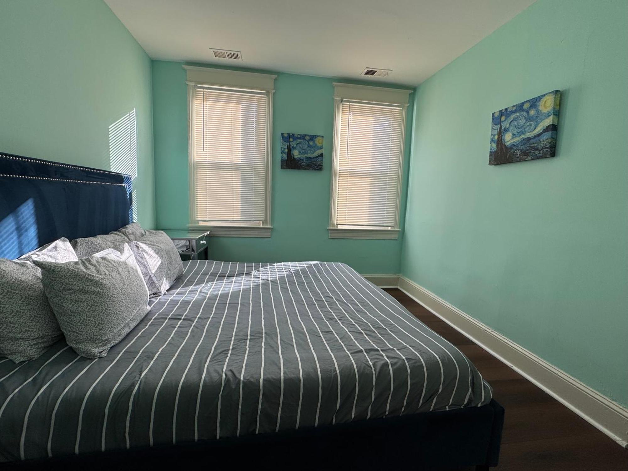 Beautiful Updated 4br In Dc With Easy Parking Apartment Washington