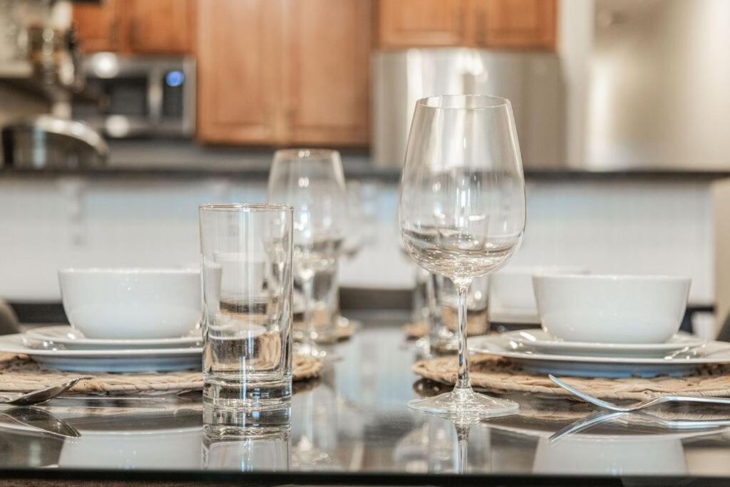 Apartment Luxury 3br With Parking In Heart Of Dc - Steps To Metro Washington