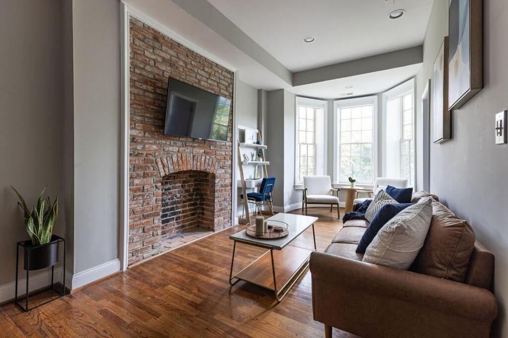 Luxury 3br With Parking In Heart Of Dc - Steps To Metro Apartment Washington