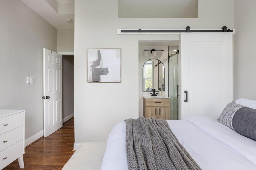 Luxury 3br With Parking In Heart Of Dc - Steps To Metro Apartment Washington