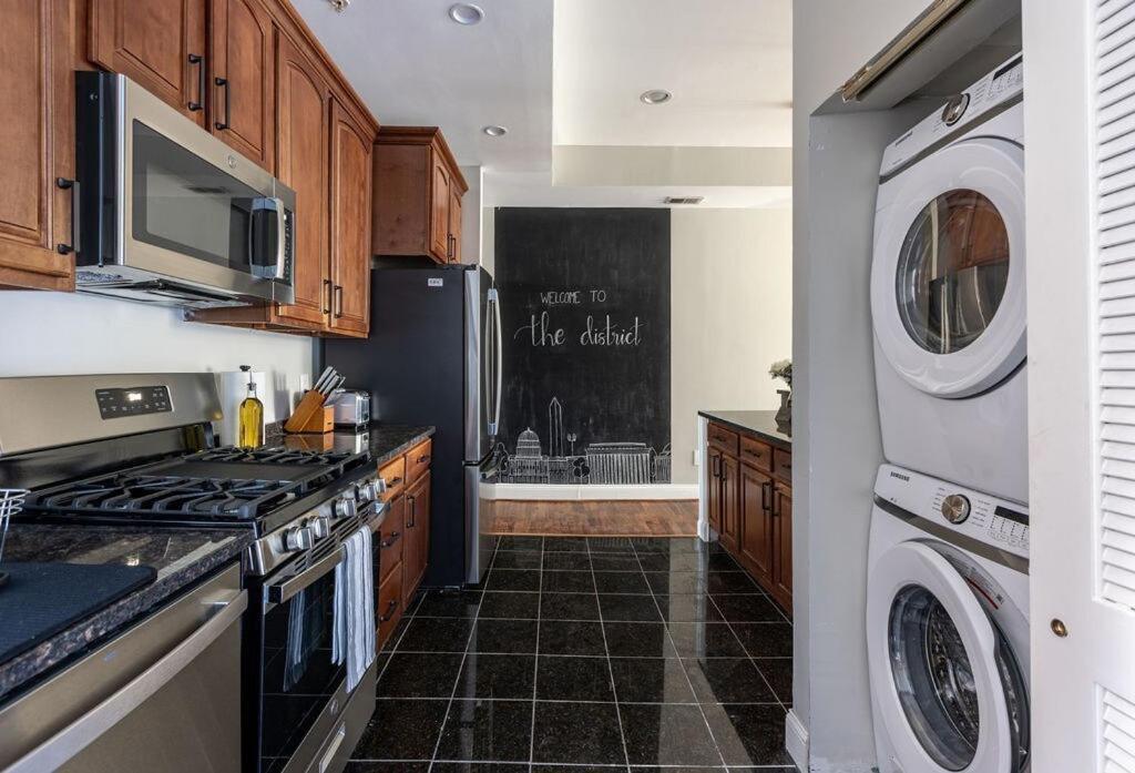 Apartment Luxury 3br With Parking In Heart Of Dc - Steps To Metro Washington