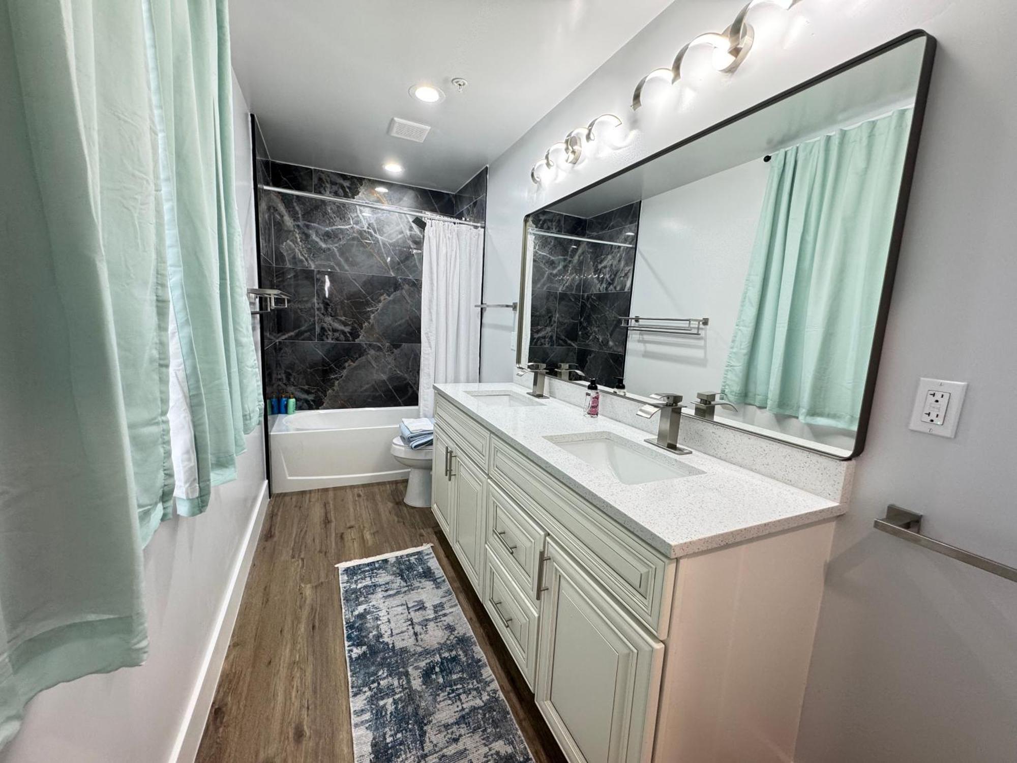 Lux Spacious Townhouse 4br In Dc Holiday home Washington