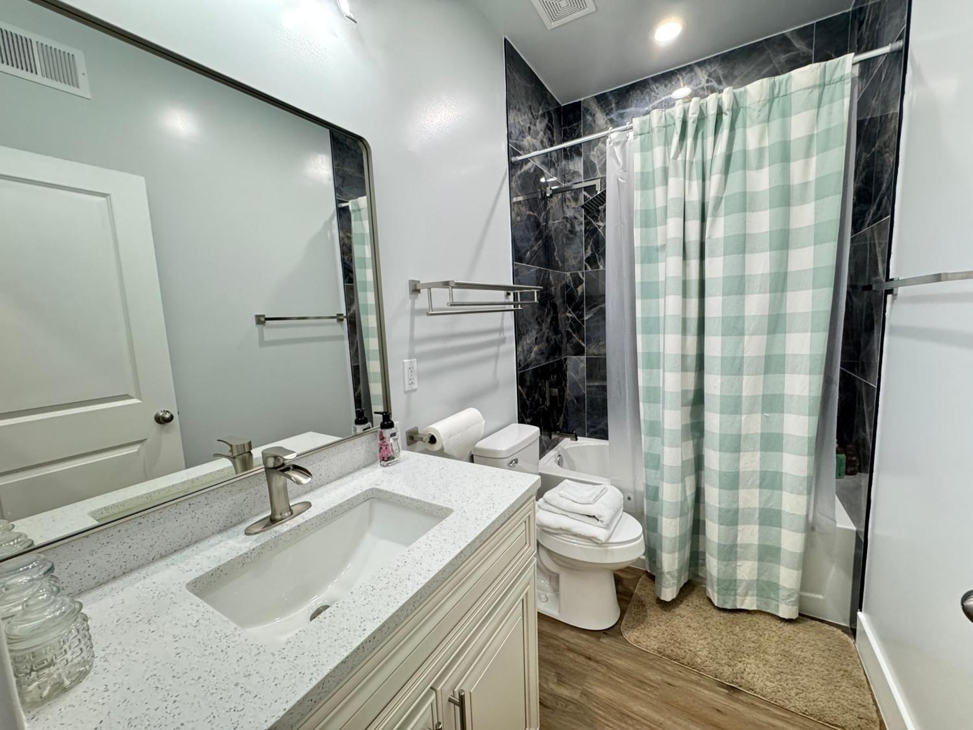Lux Spacious Townhouse 4br In Dc Holiday home *