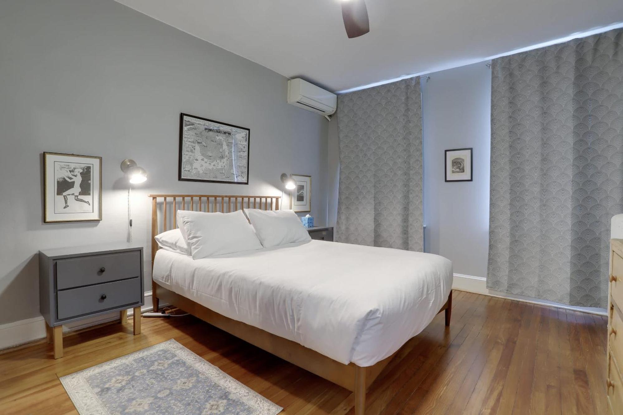 Apartment Sojourn Eclectic Capitol Hill Sleeps 4 *