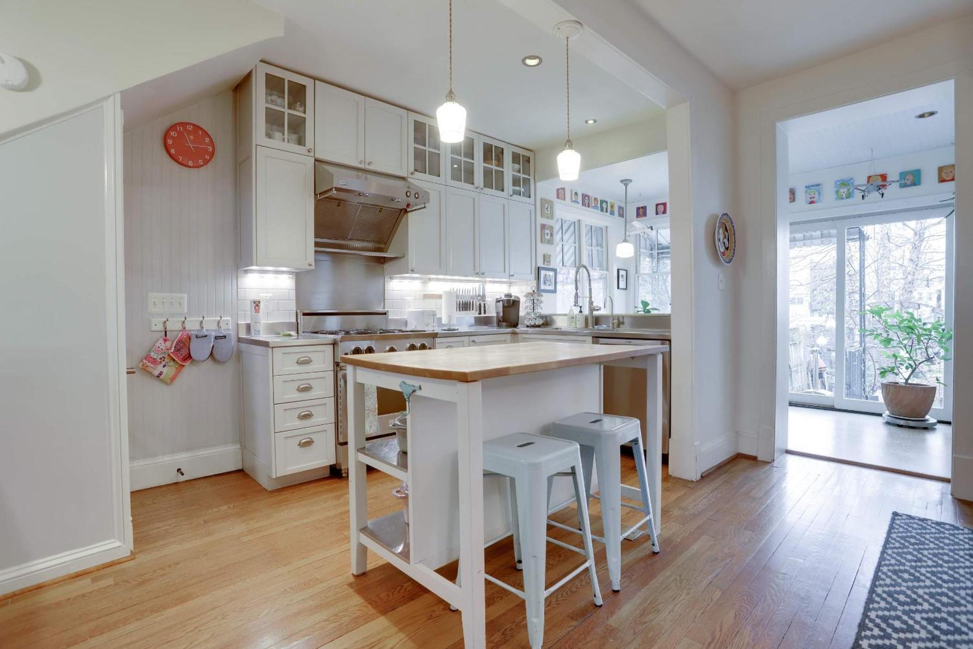 Sojourn Eclectic Capitol Hill Sleeps 4