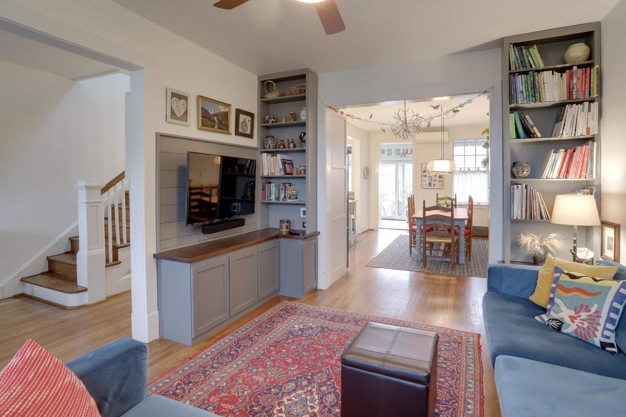 Apartment Sojourn Eclectic Capitol Hill Sleeps 4 Washington