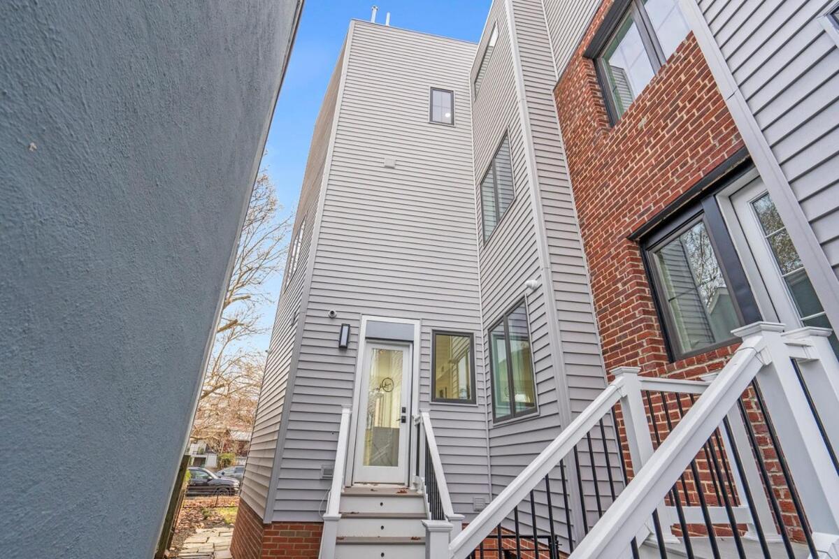 Apartment Townhouse At Capitol Hill 2 With Roof
