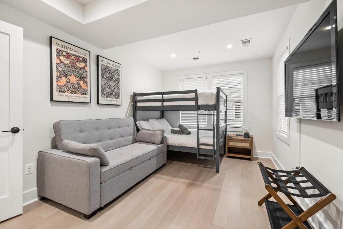 Modern Dc - 3 Bedroom With Parking Holiday home Washington