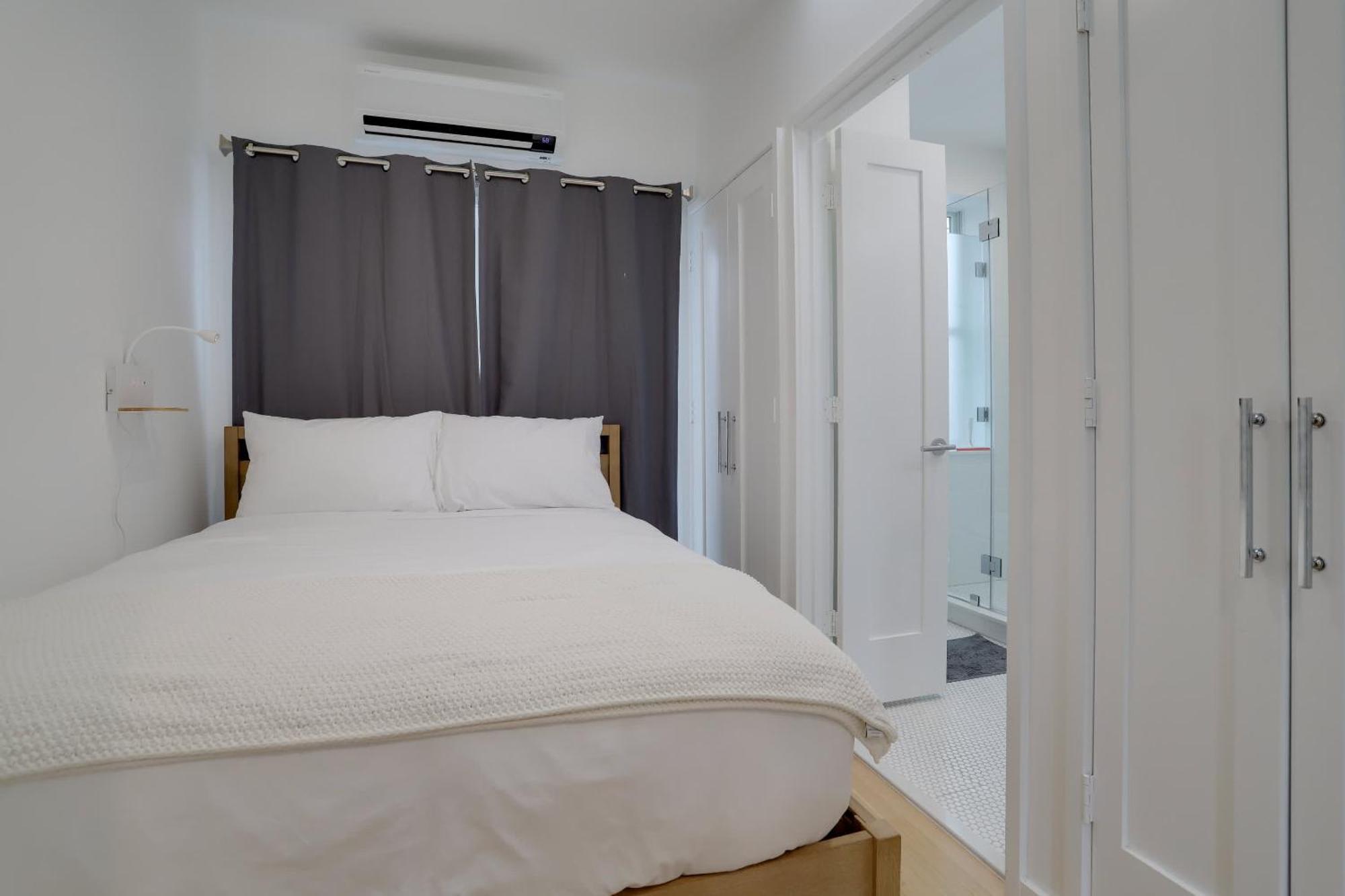 Sojourn's Eastern Market Carriage House Sleeps 2 *
