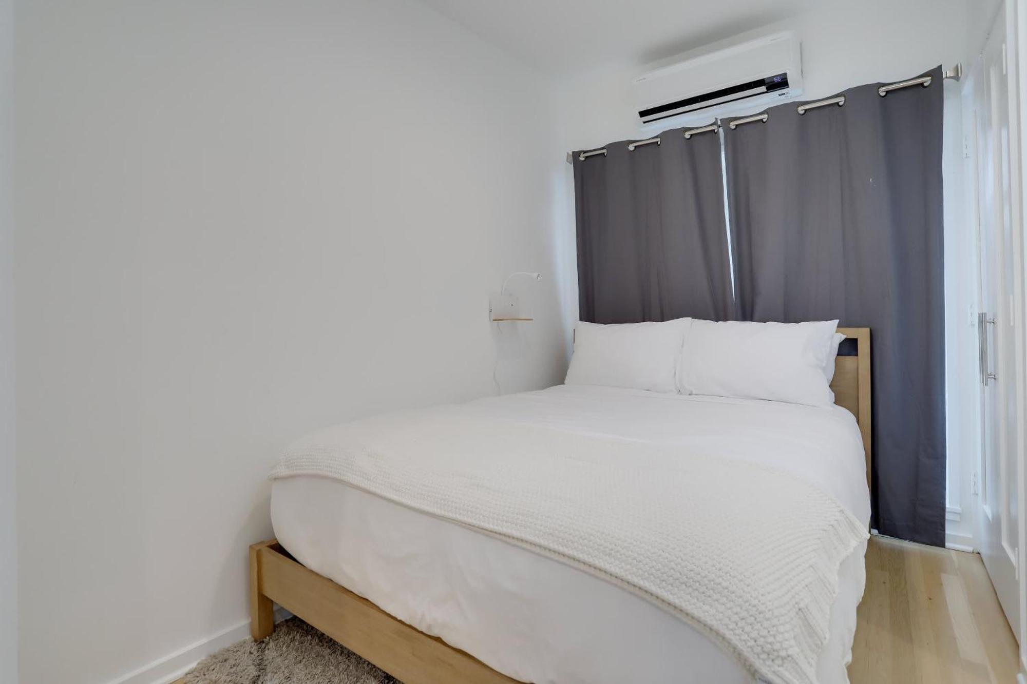 Apartment Sojourn's Eastern Market Carriage House Sleeps 2 Washington