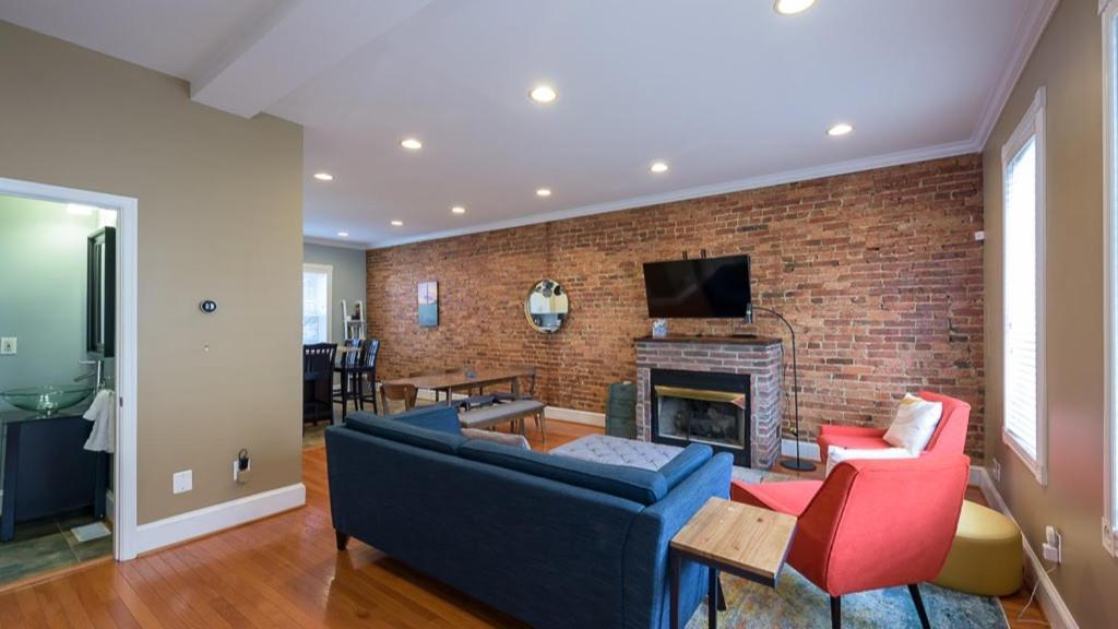 Historic Capitol Hill Townhouse * Washington