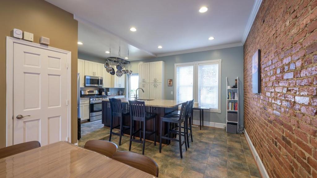 Historic Capitol Hill Townhouse * Washington
