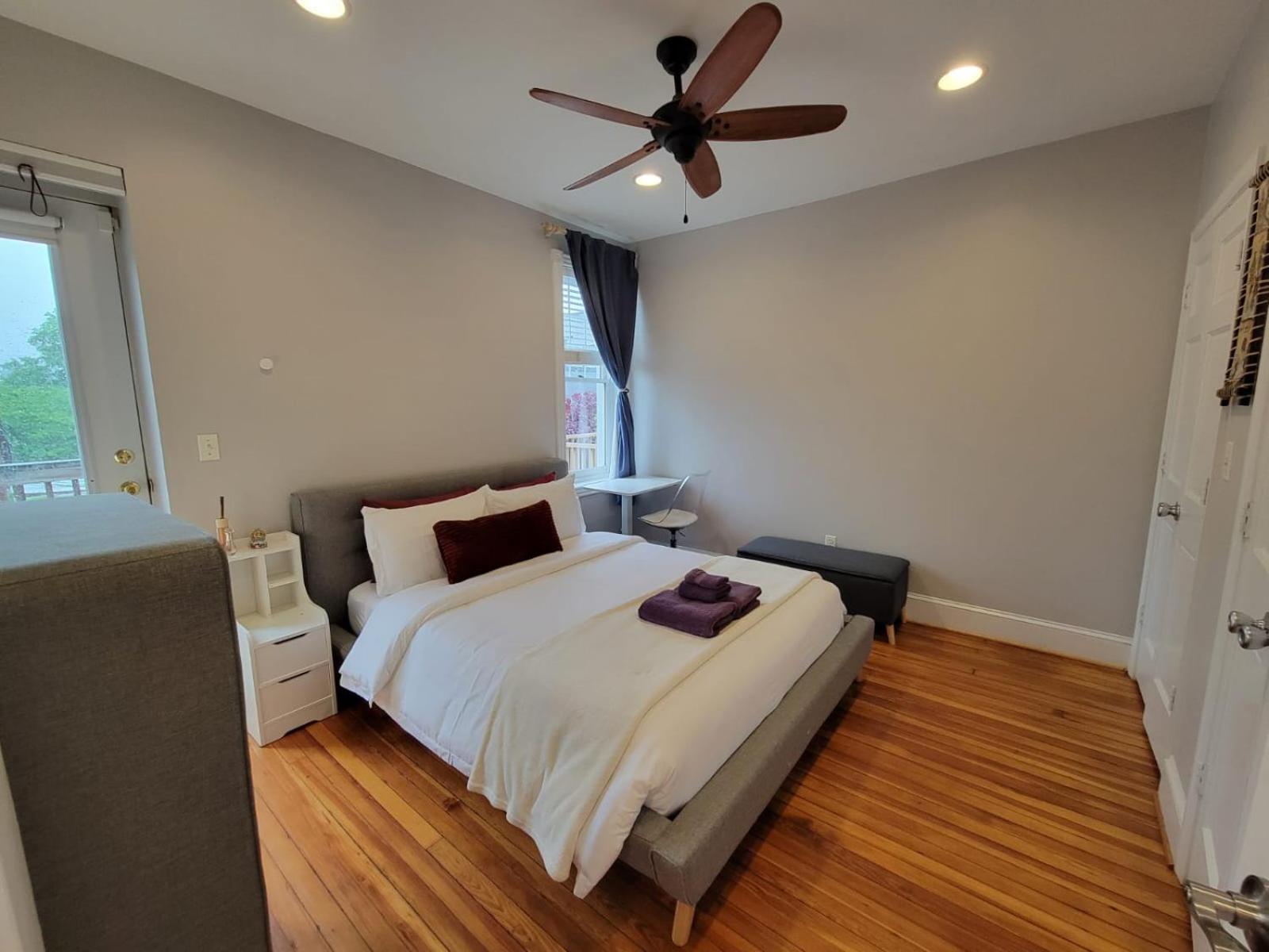 Historic Capitol Hill Townhouse Apartment Washington