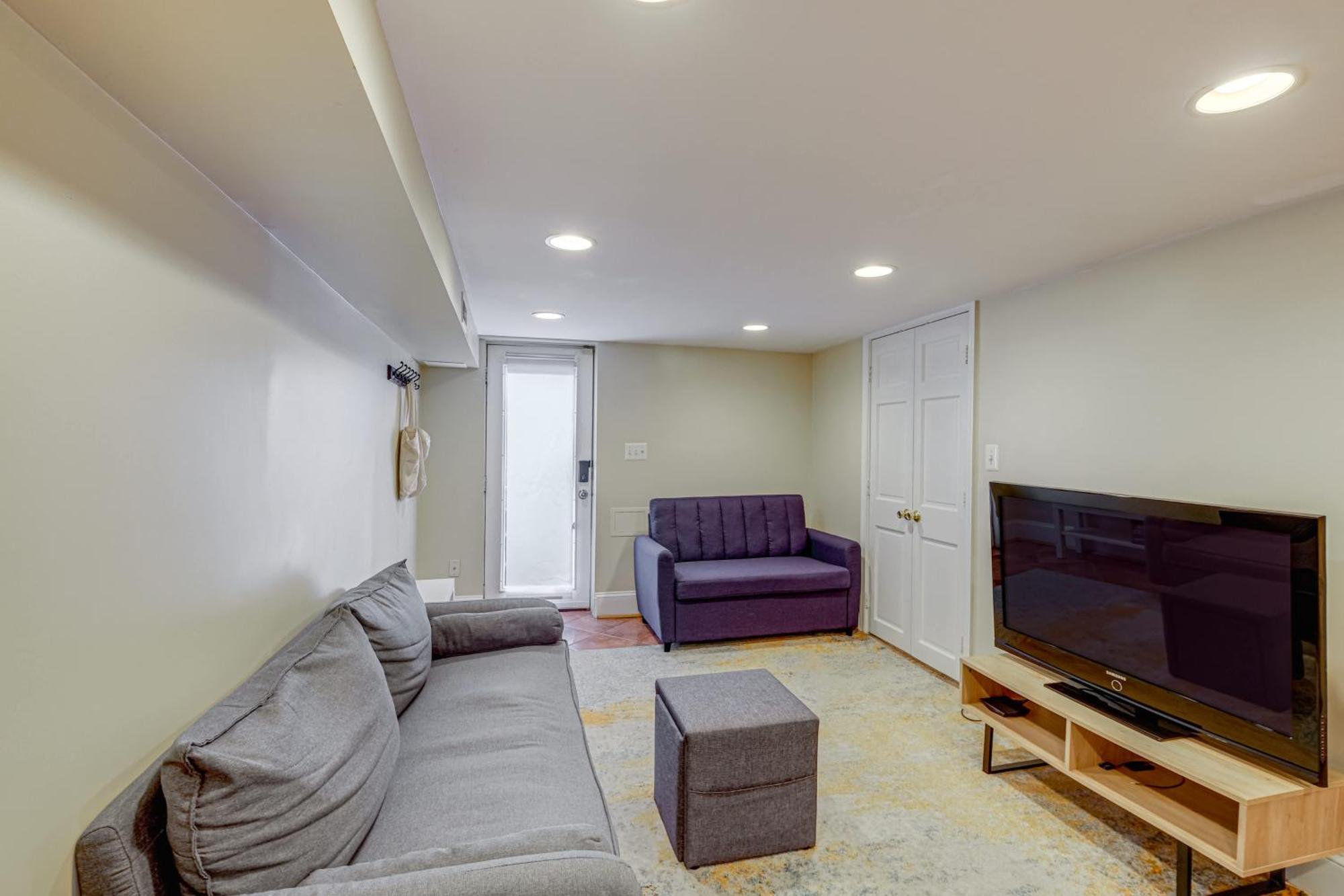 Historic Capitol Hill Townhouse Apartment Washington