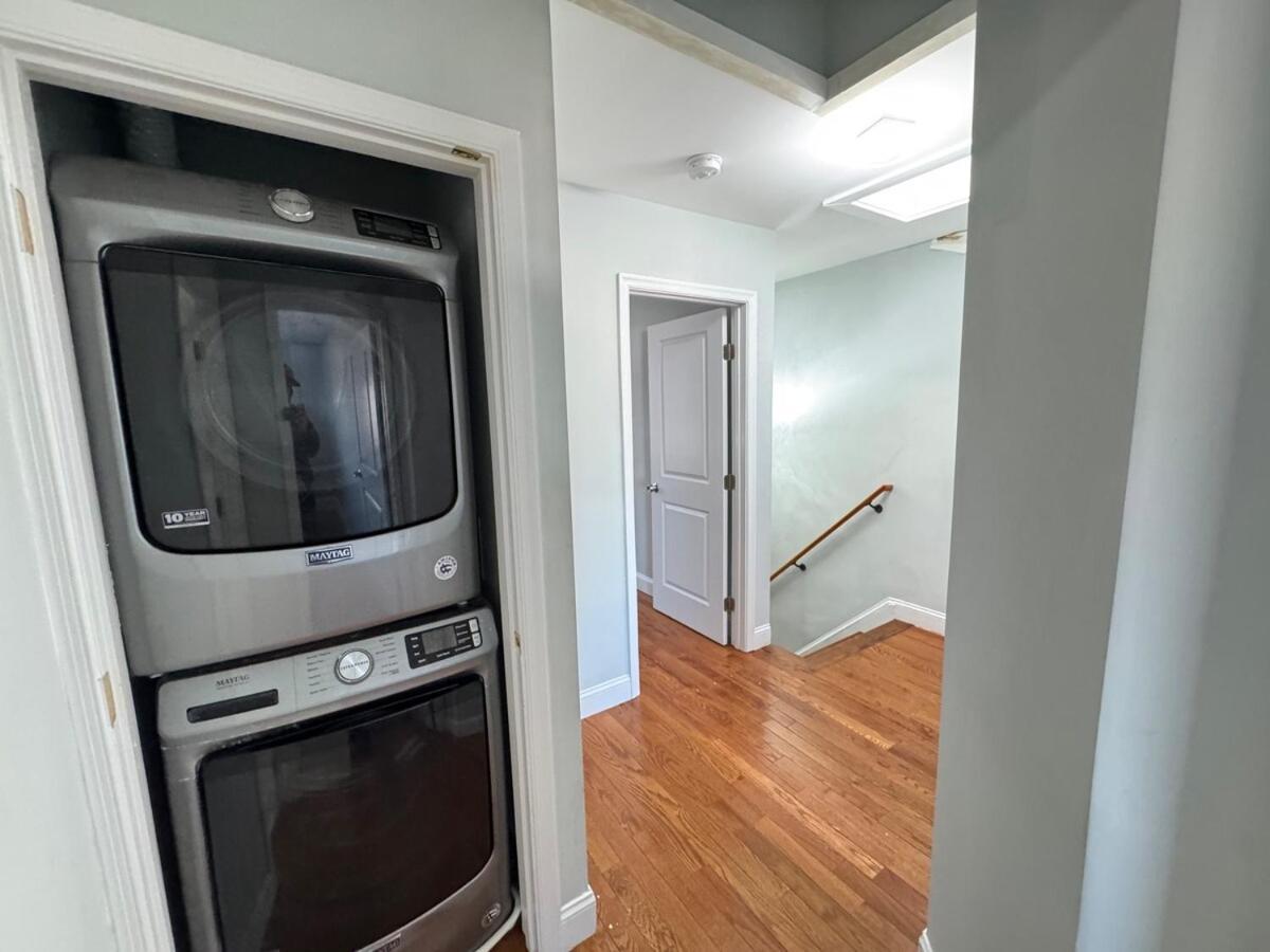Beautiful 3br Updated House Dc - Private Parking Holiday home Washington