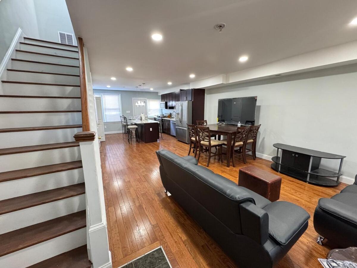 Holiday home Beautiful 3br Updated House Dc - Private Parking Washington