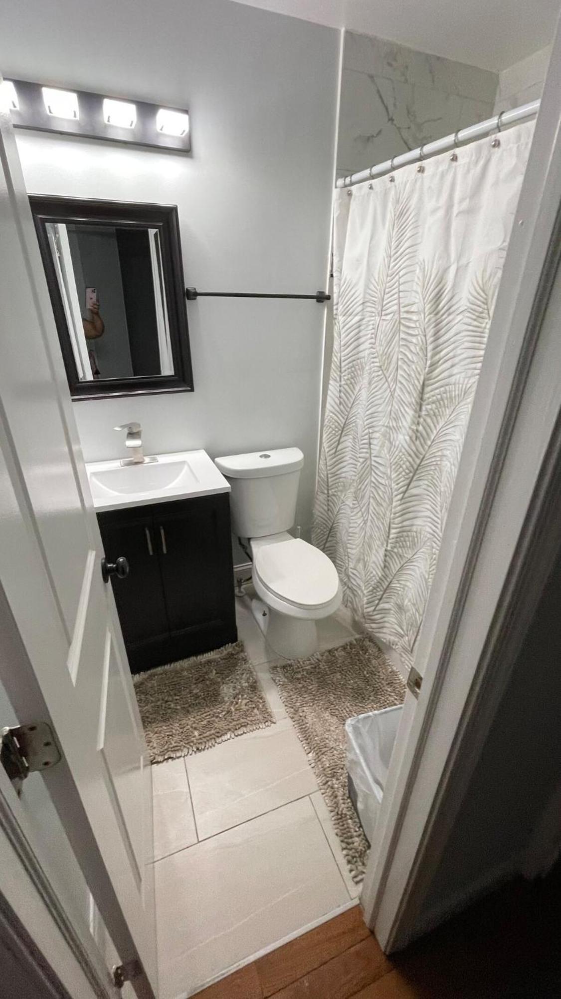 Beautiful 3br Updated House Dc - Private Parking Holiday home *