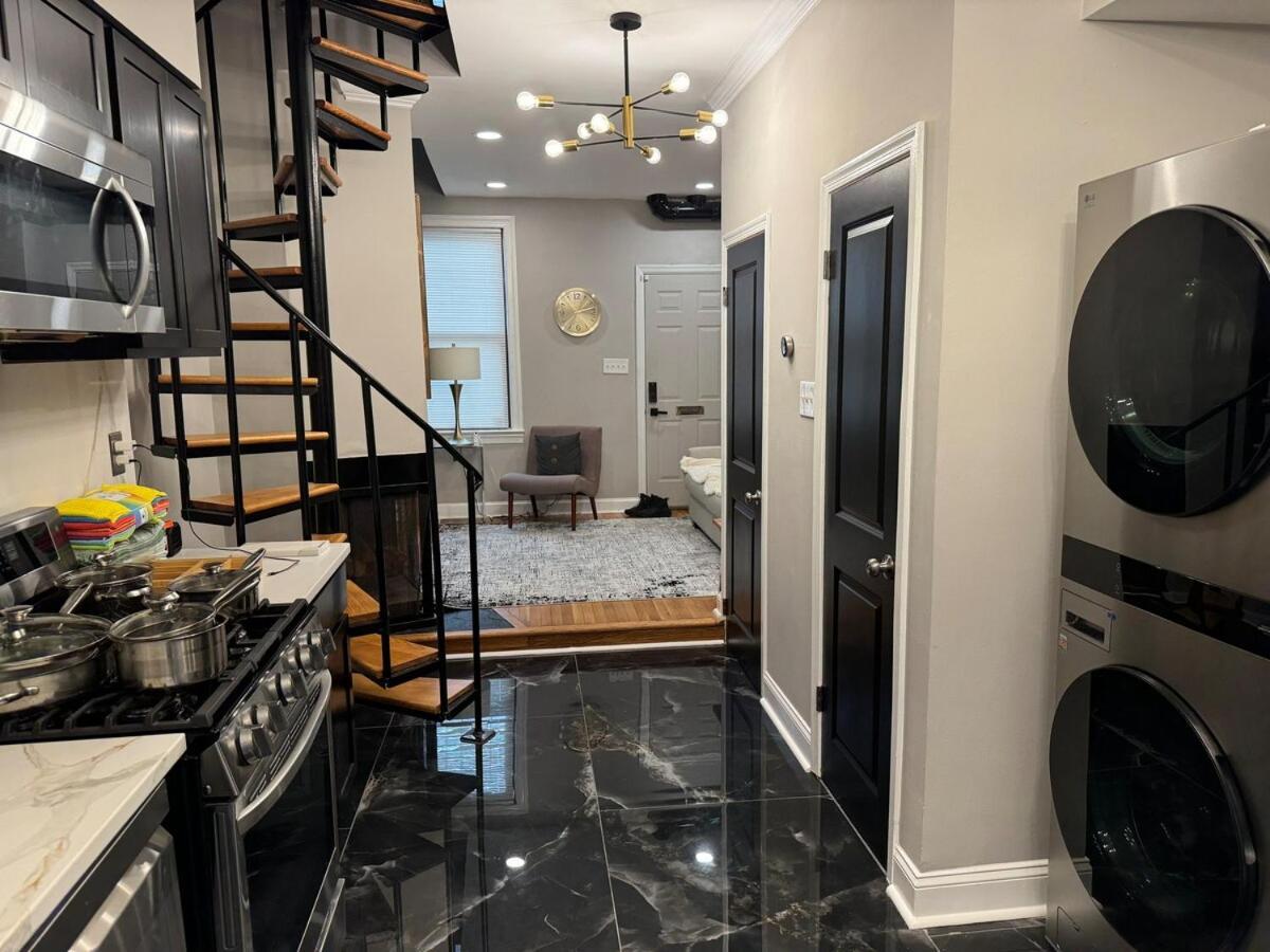 Holiday home New Stylish Townhouse In Dc