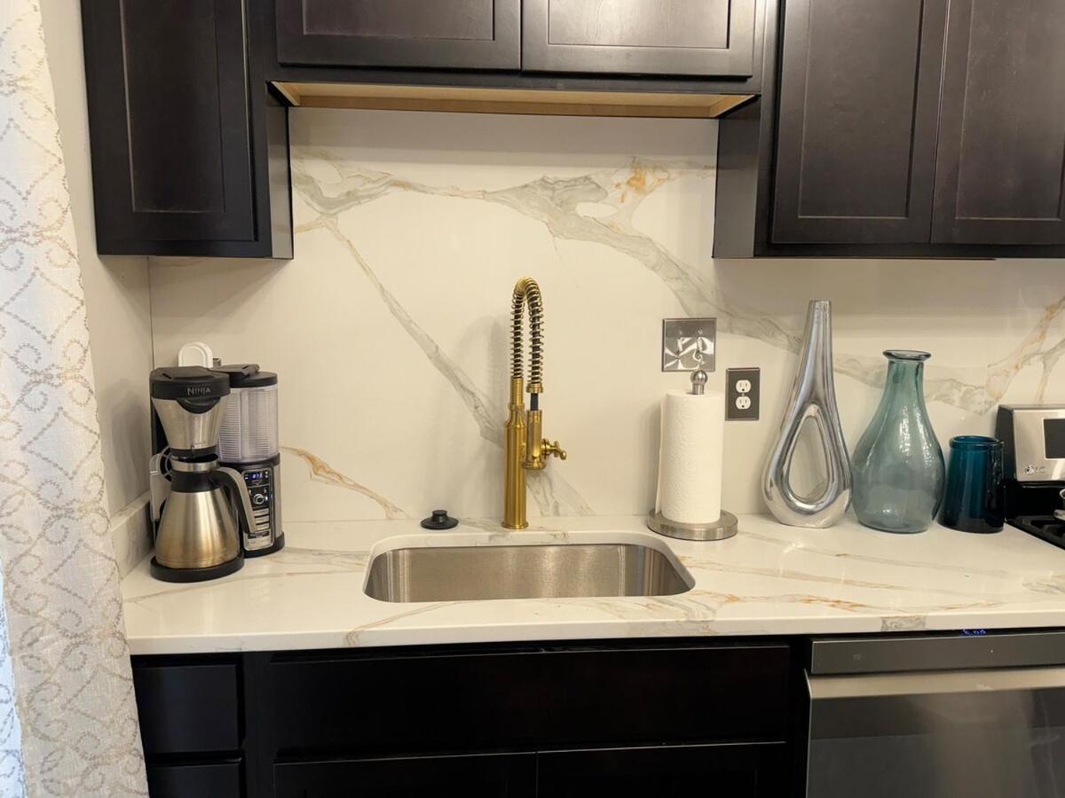 New Stylish Townhouse In Dc Holiday home