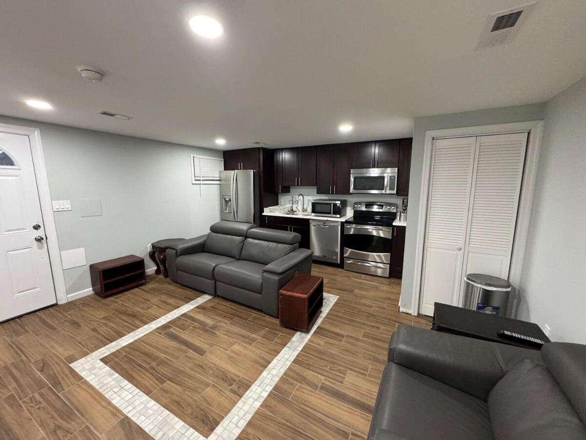 Apartment Cozy In Nw Dc - Private Parking