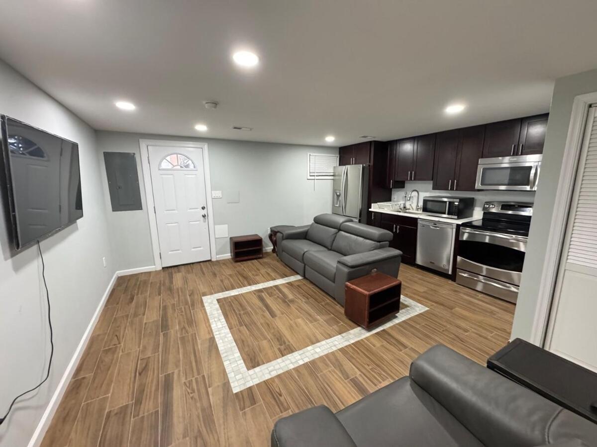 Apartment Cozy In Nw Dc - Private Parking