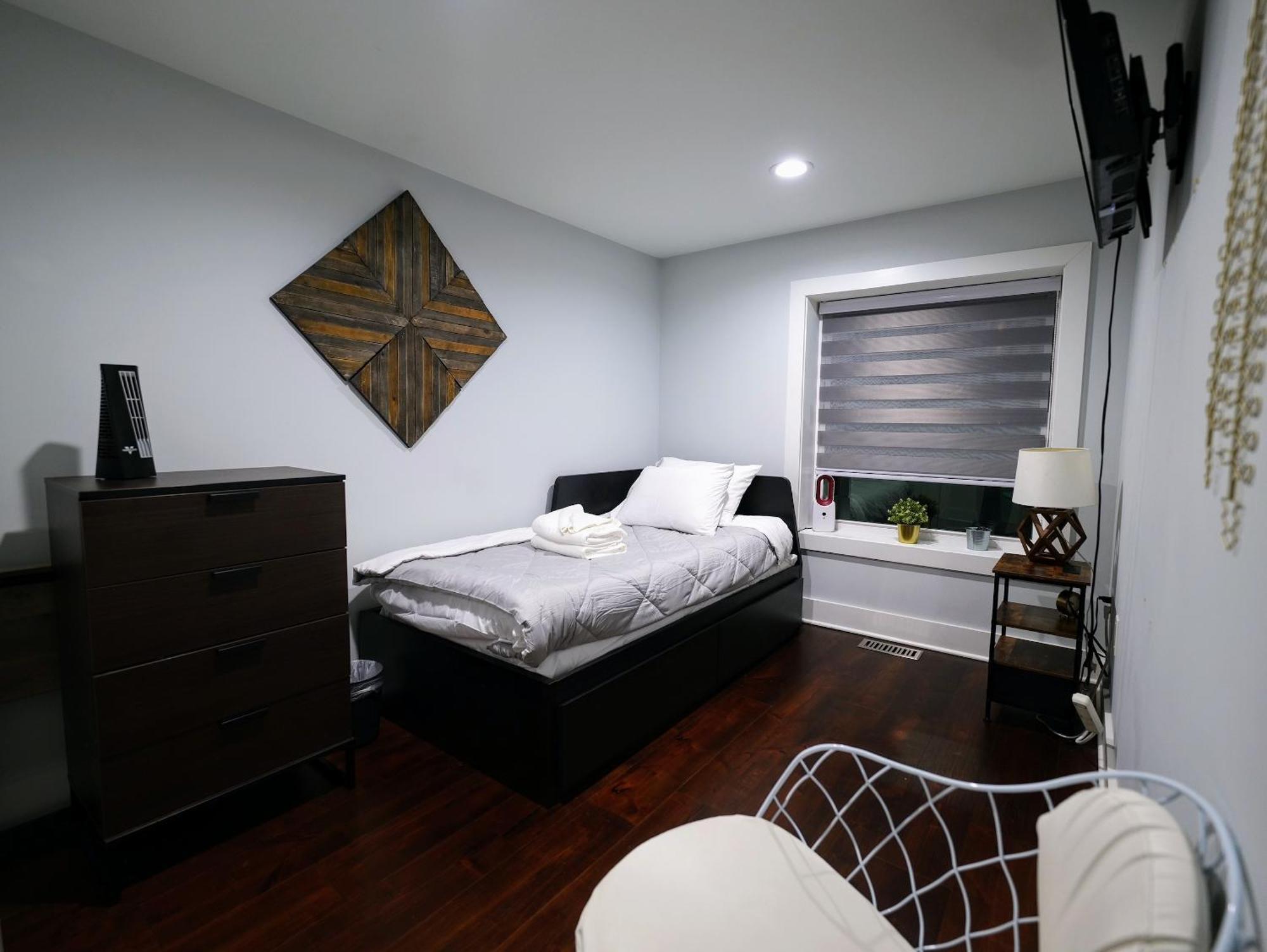Modern, Chic, 3bd, Metro Accessible And Free Parking Holiday home Washington