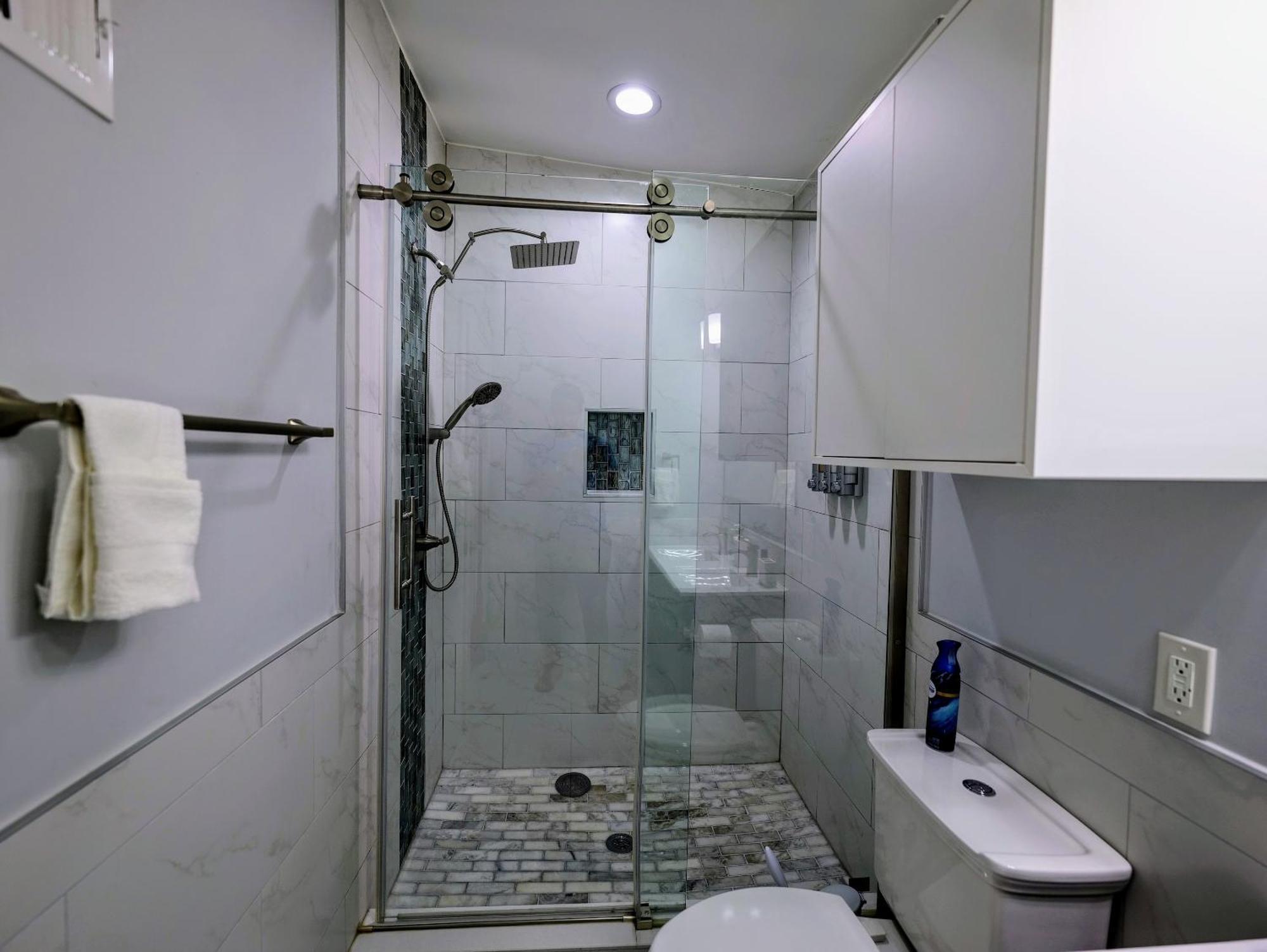 Modern, Chic, 3bd, Metro Accessible And Free Parking Holiday home