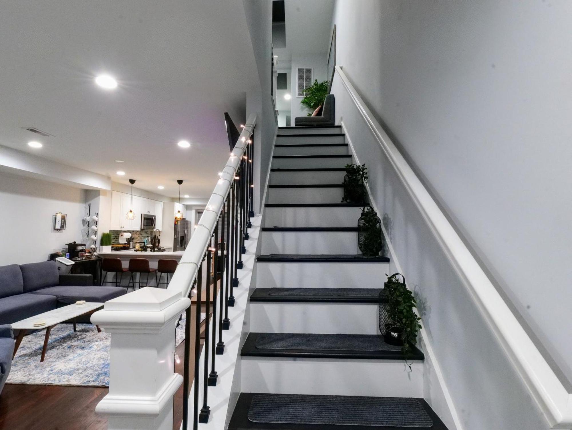 Holiday home Modern, Chic, 3bd, Metro Accessible And Free Parking *