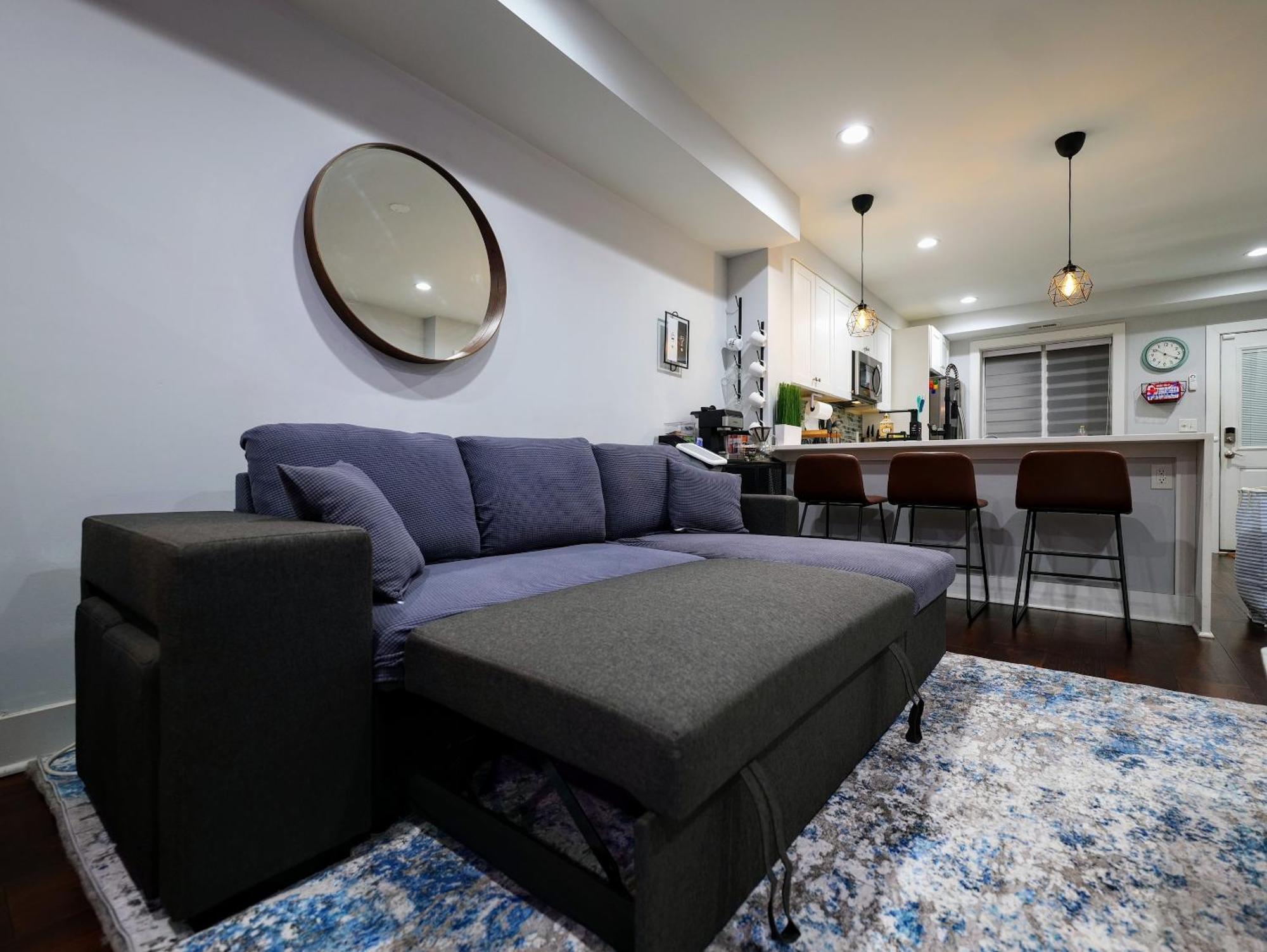 Modern, Chic, 3bd, Metro Accessible And Free Parking Holiday home Washington