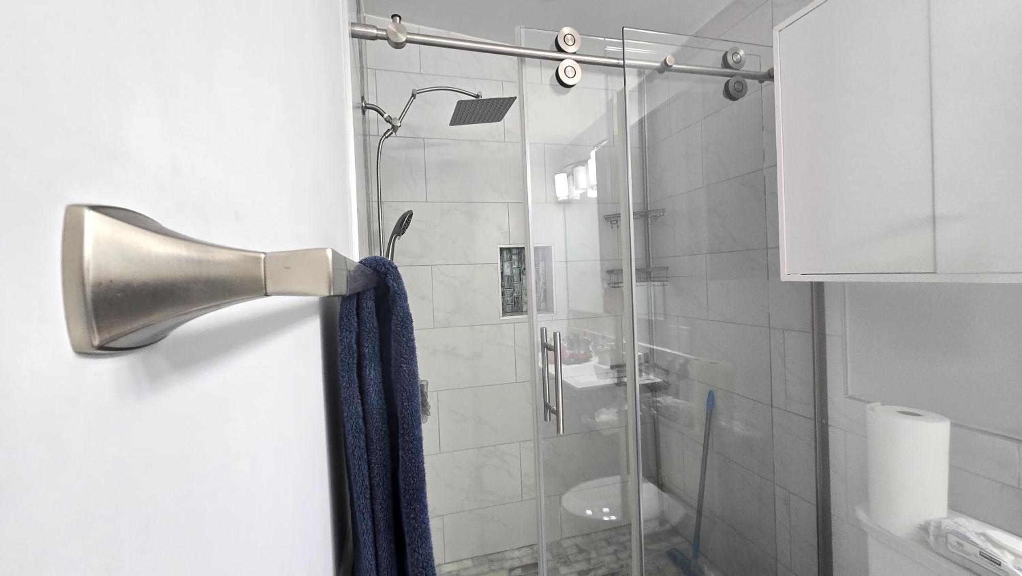 Holiday home Modern, Chic, 3bd, Metro Accessible And Free Parking
