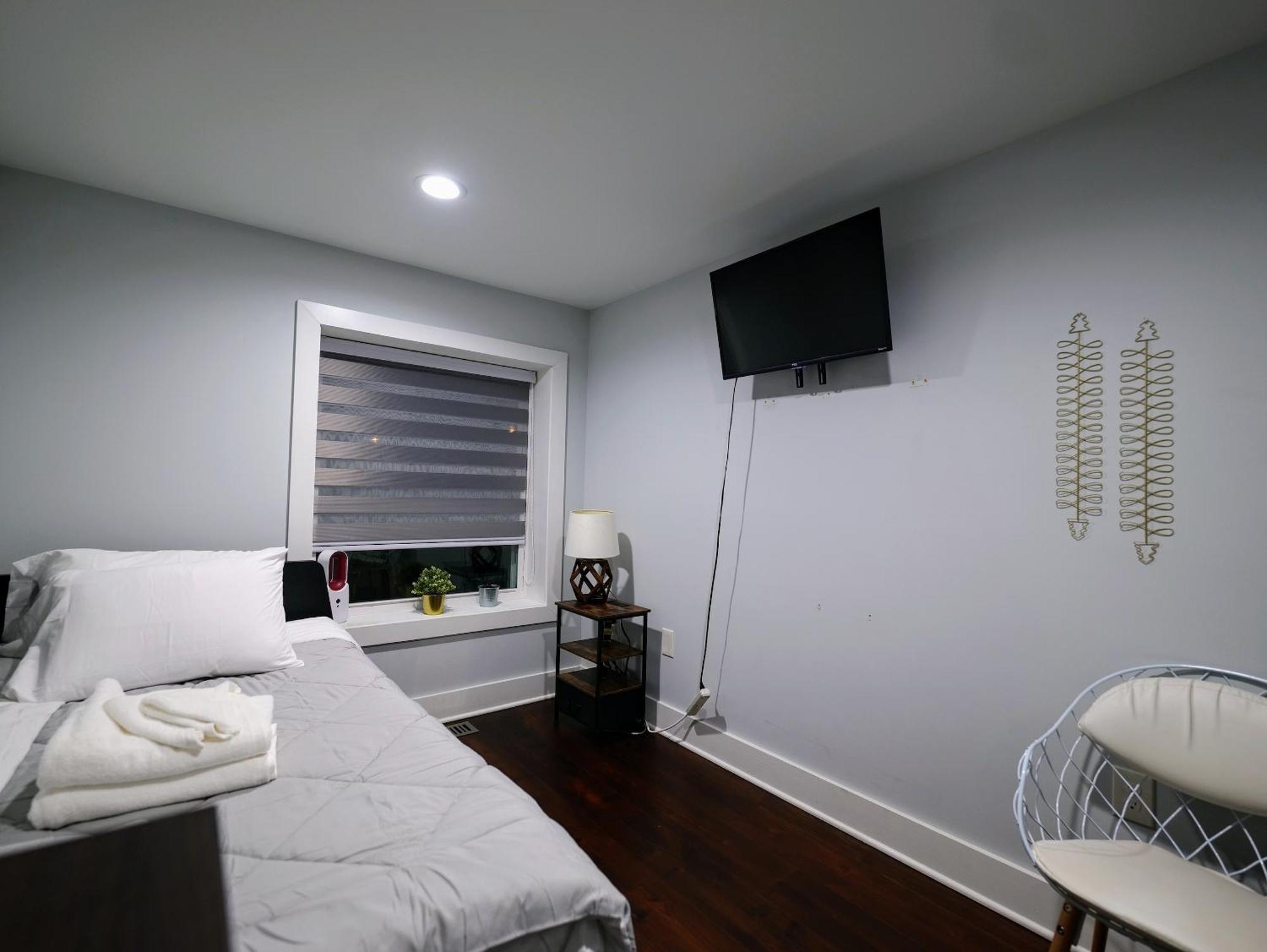 Modern, Chic, 3bd, Metro Accessible And Free Parking Washington