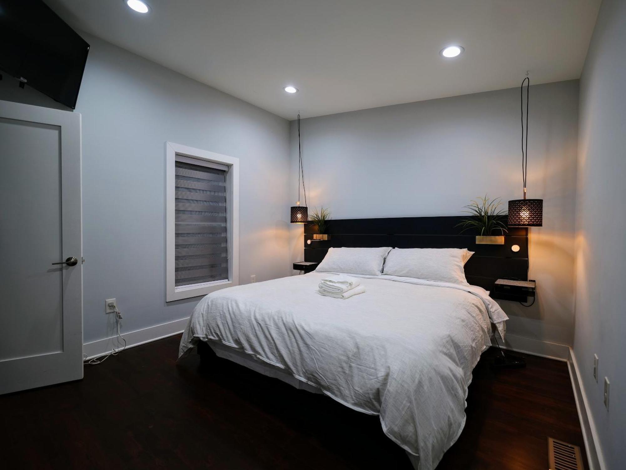 Modern, Chic, 3bd, Metro Accessible And Free Parking Holiday home *